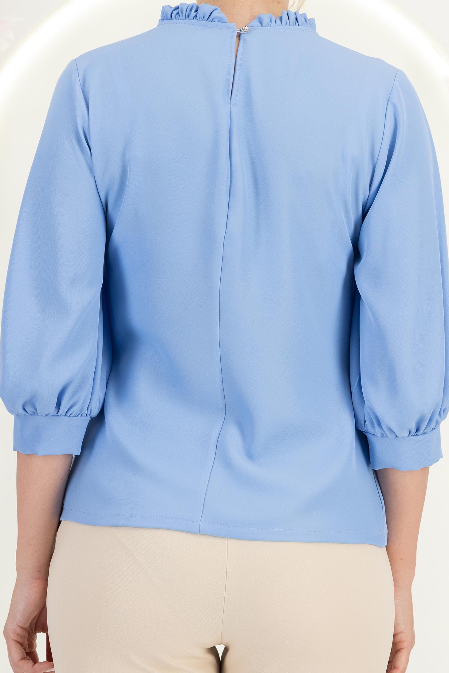 Bluza din material fluid albastra-deschis cu un croi larg si aplicatii de dantela - StarShinerS 6 - StarShinerS.ro