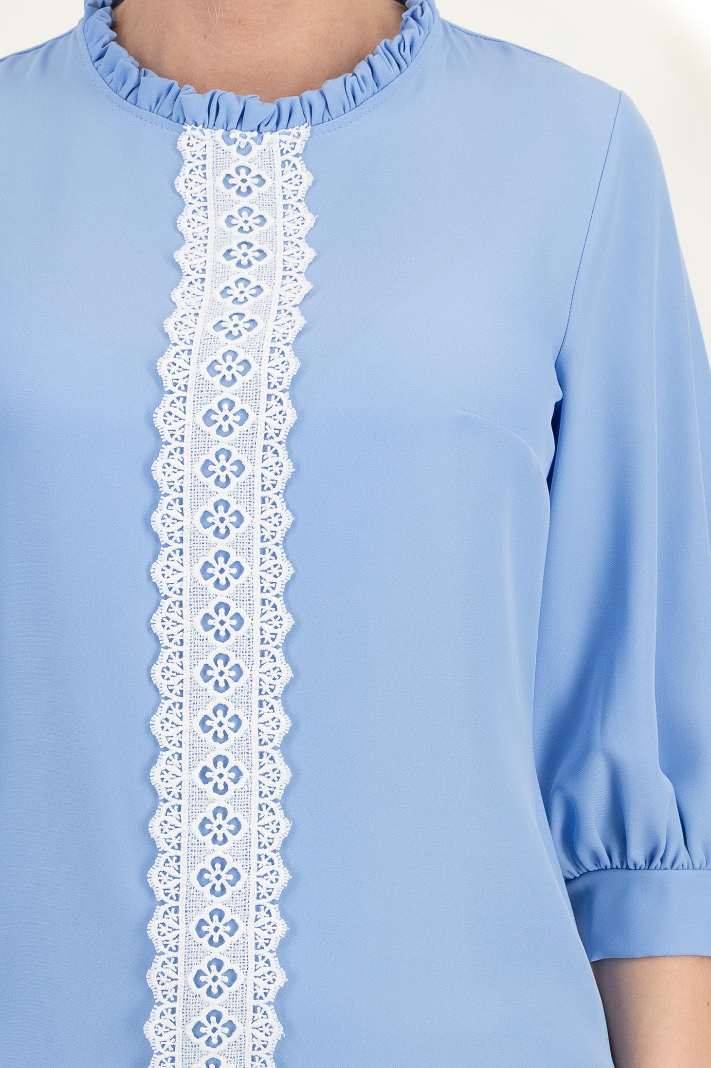 Bluza din material fluid albastra-deschis cu un croi larg si aplicatii de dantela - StarShinerS 4 - StarShinerS.ro