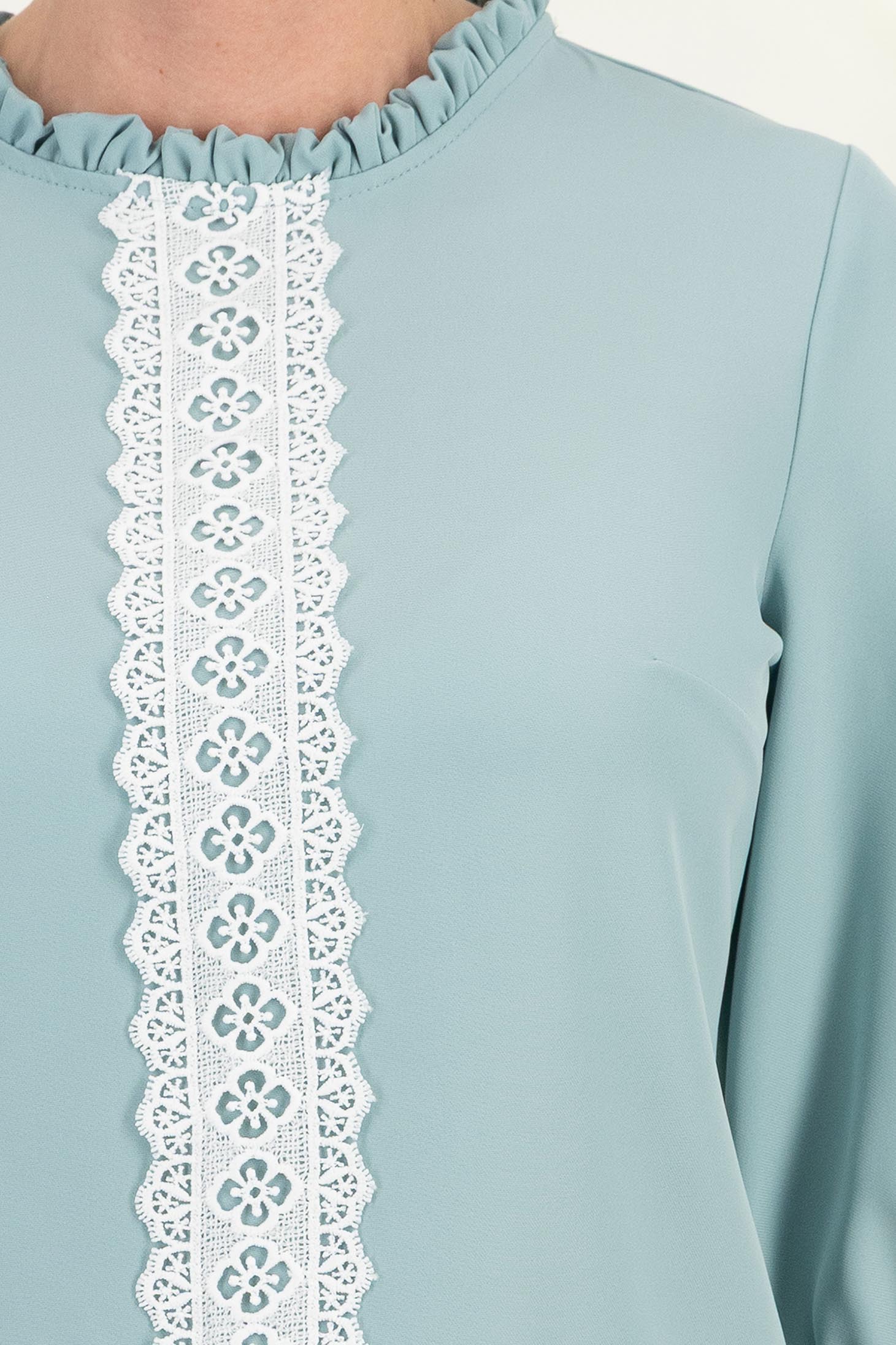 Bluza din material fluid mint cu un croi larg si aplicatii de dantela - StarShinerS 4 - StarShinerS.ro