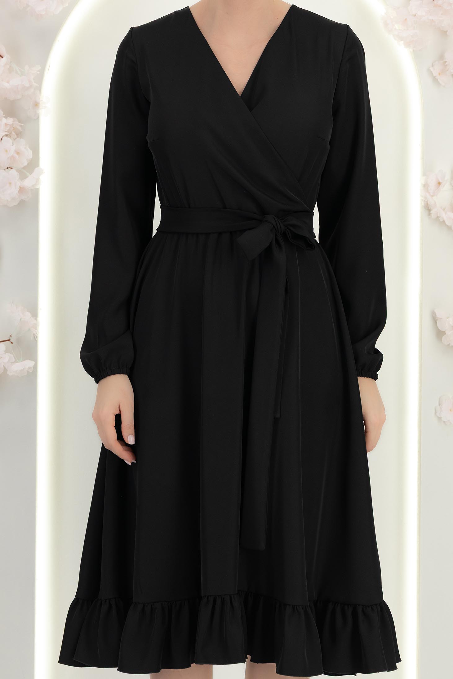 Rochie din material fluid neagra midi in clos cu elastic in talie si cordon - StarShinerS 3 - StarShinerS.ro