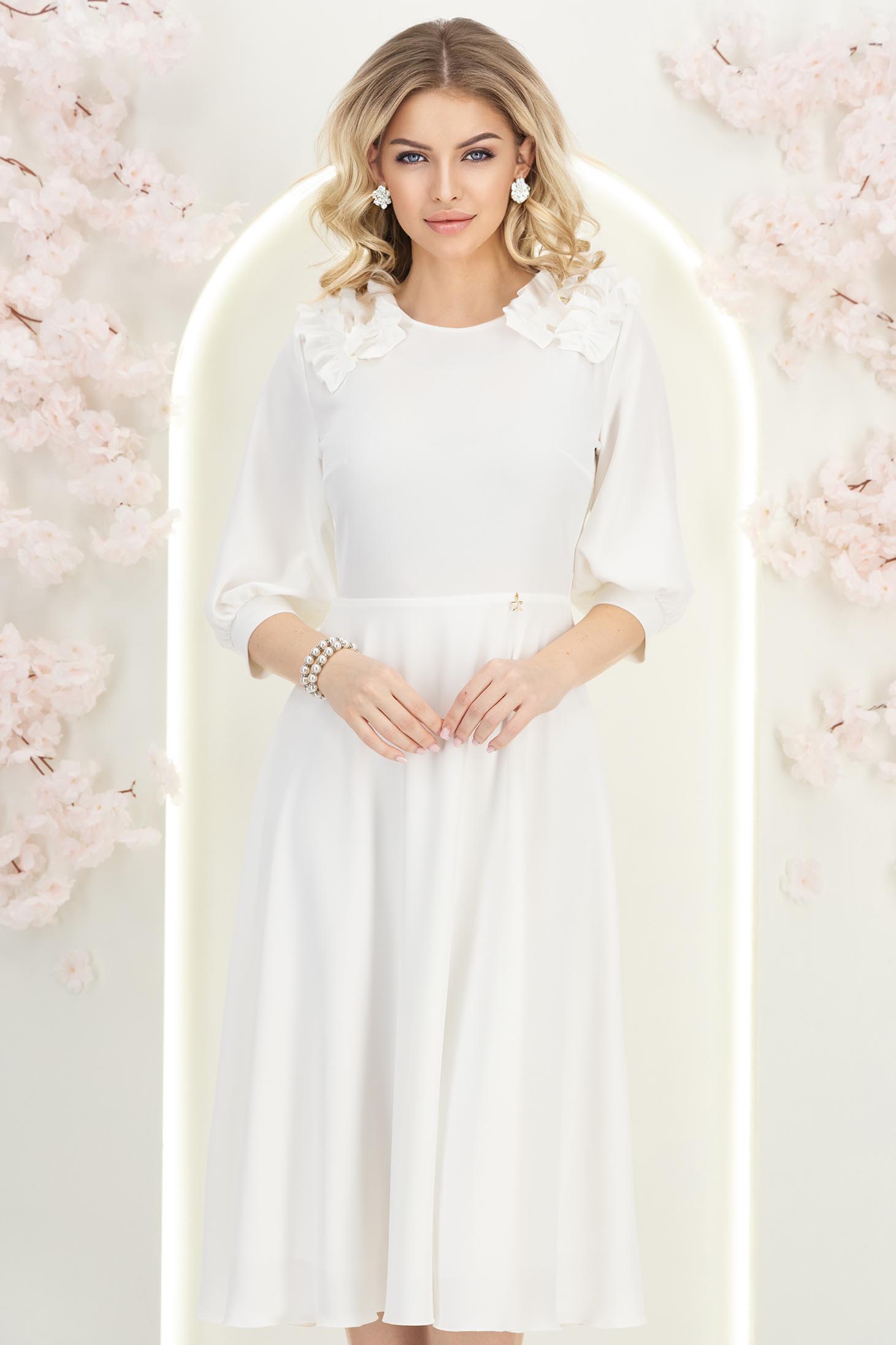 Rochie din material fluid ivoire midi in clos cu volanase - StarShinerS 3 - StarShinerS.ro