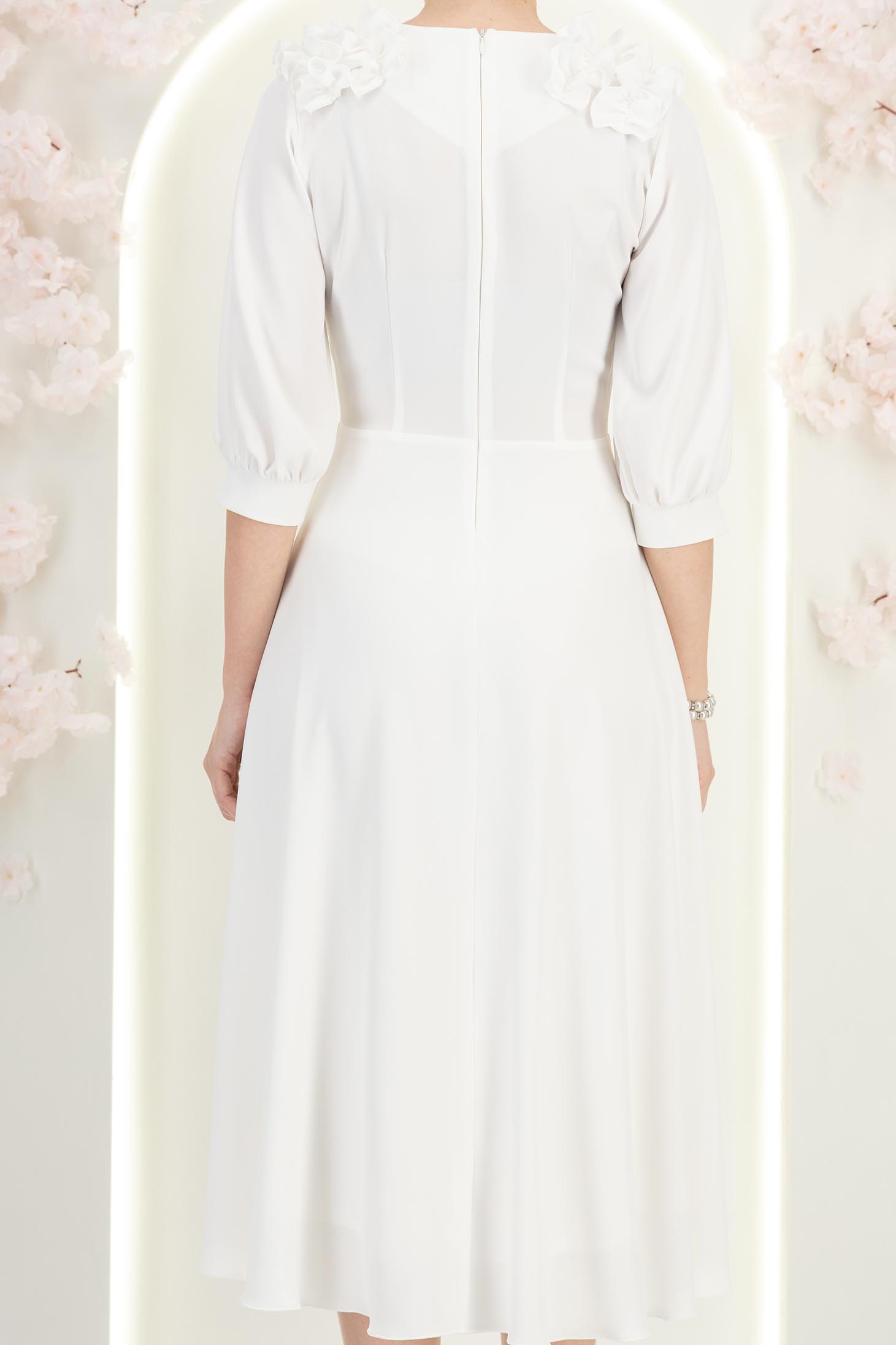 Rochie din voal ivoire midi in clos cu volanase - StarShinerS 6 - StarShinerS.ro