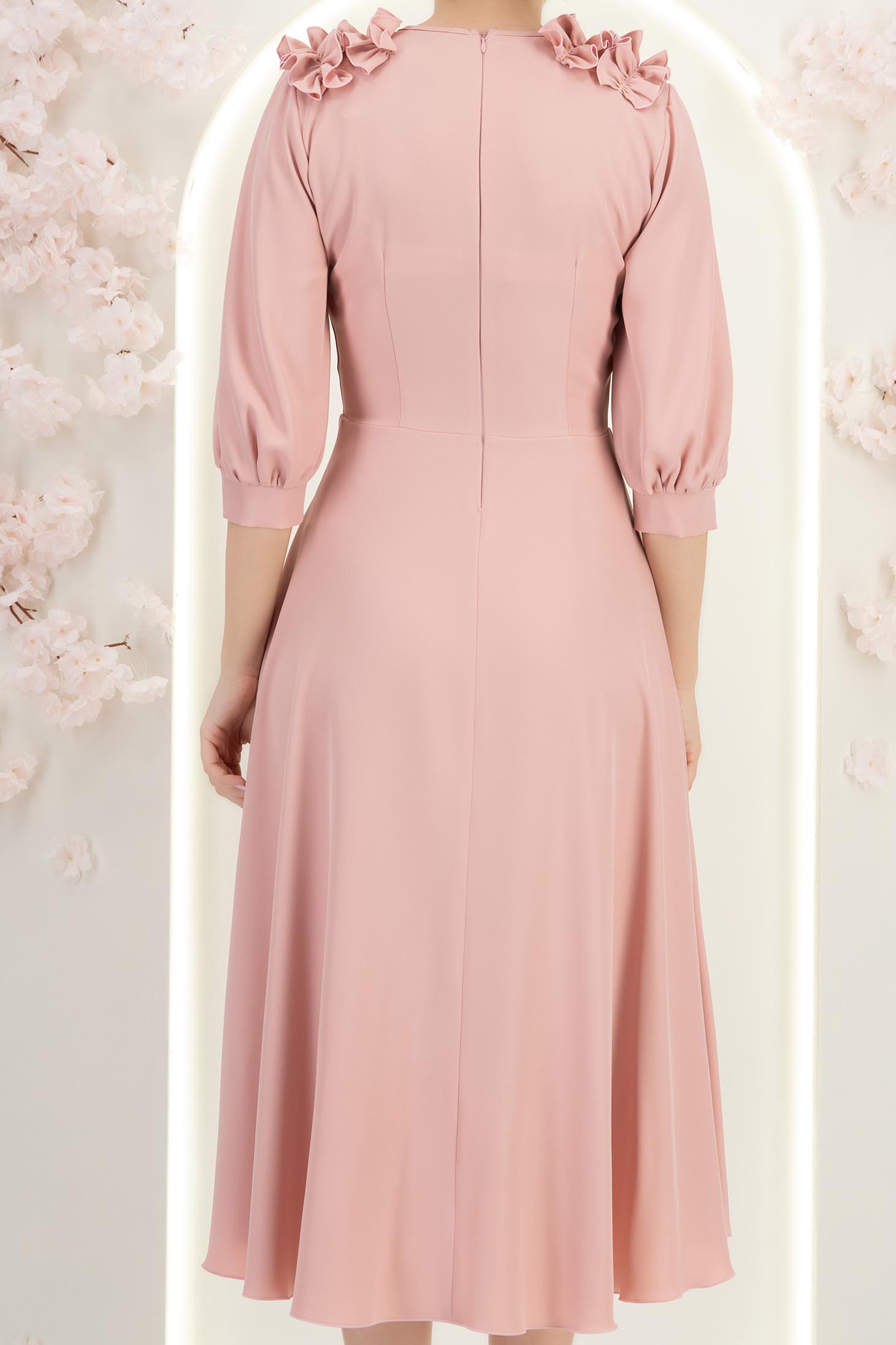 Rochie din voal roz pudra midi in clos cu volanase - StarShinerS 7 - StarShinerS.ro
