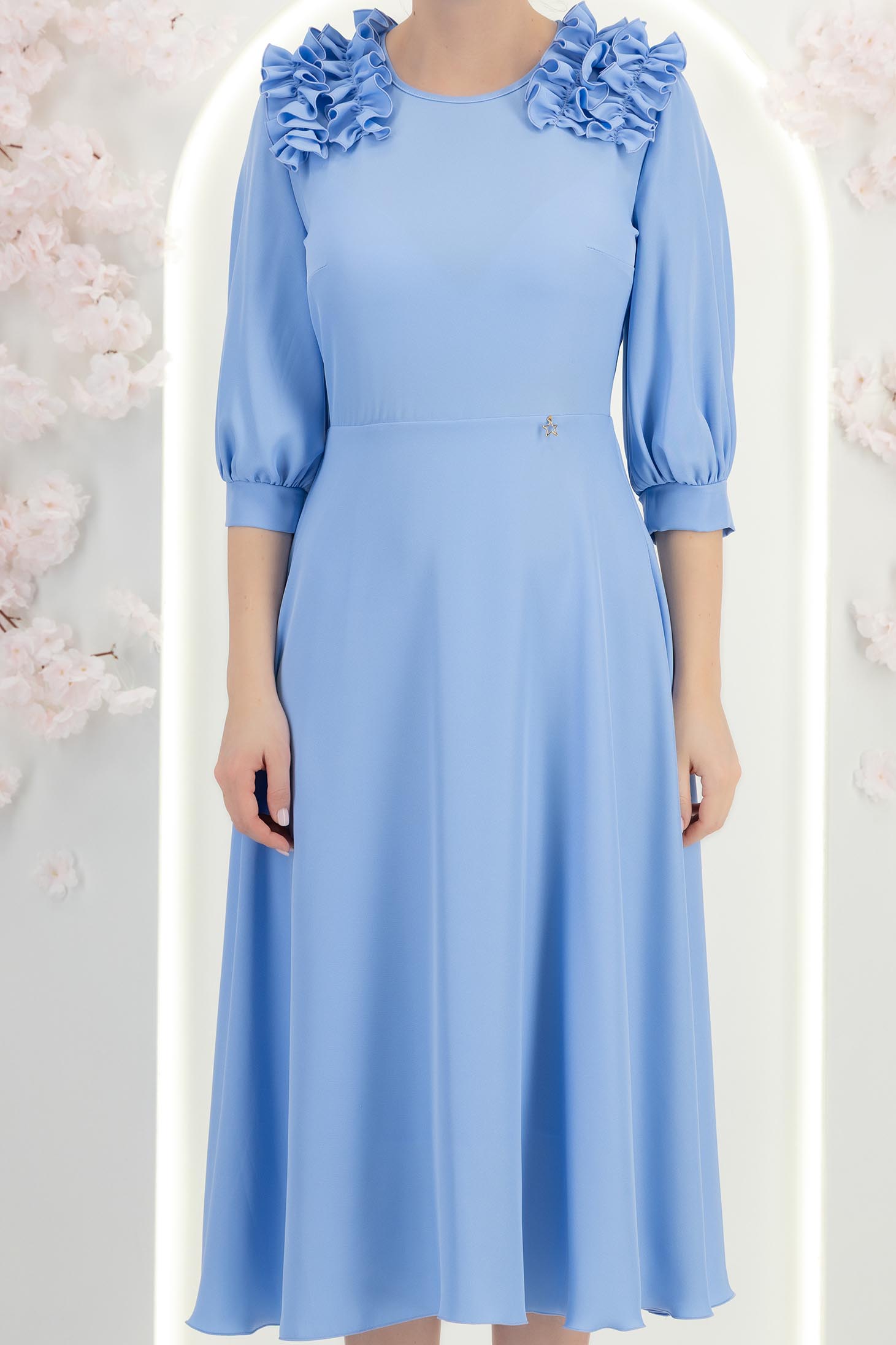Rochie din voal albastra-deschis midi in clos cu volanase - StarShinerS 5 - StarShinerS.ro