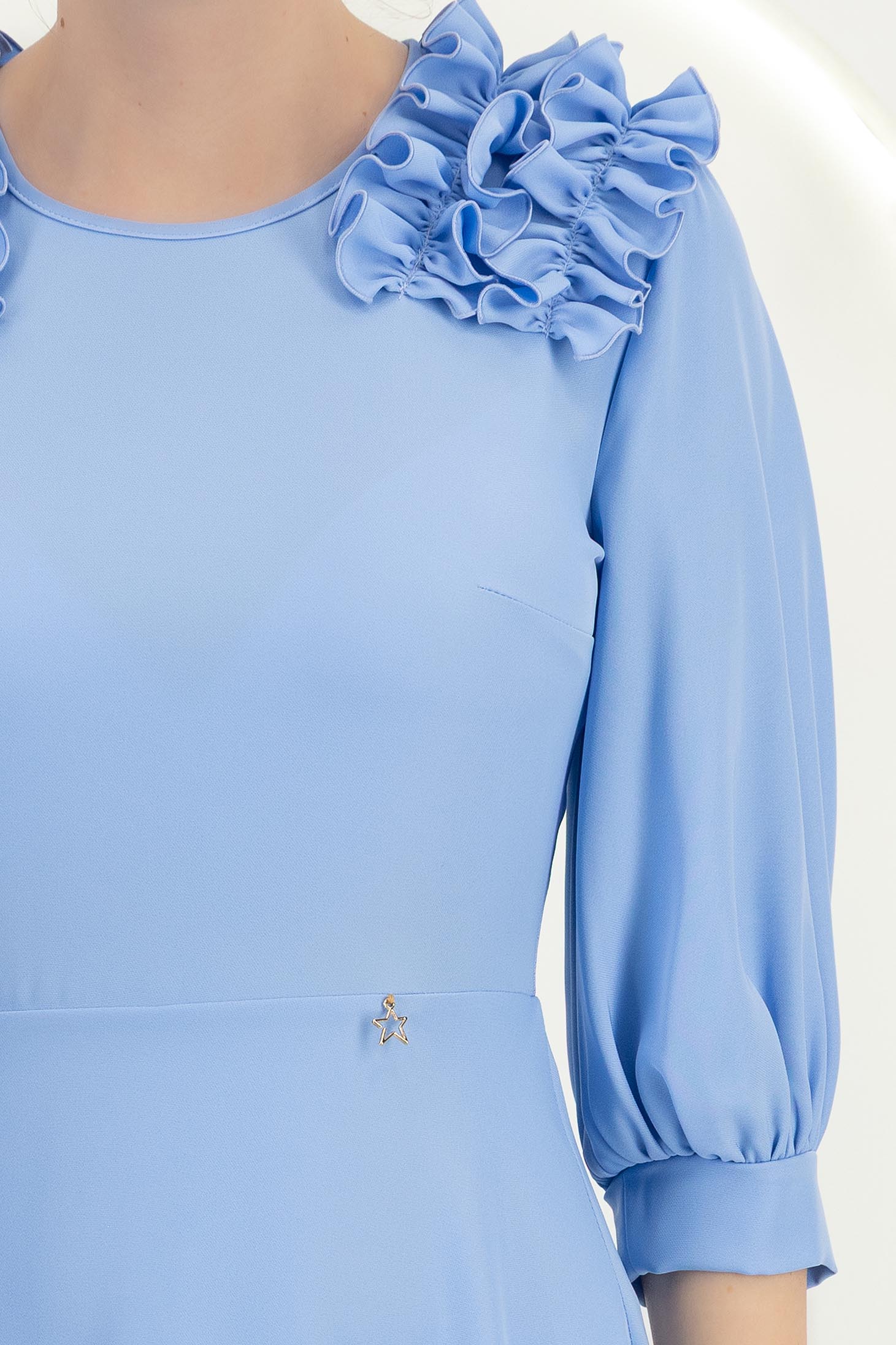 Rochie din voal albastra-deschis midi in clos cu volanase - StarShinerS 4 - StarShinerS.ro