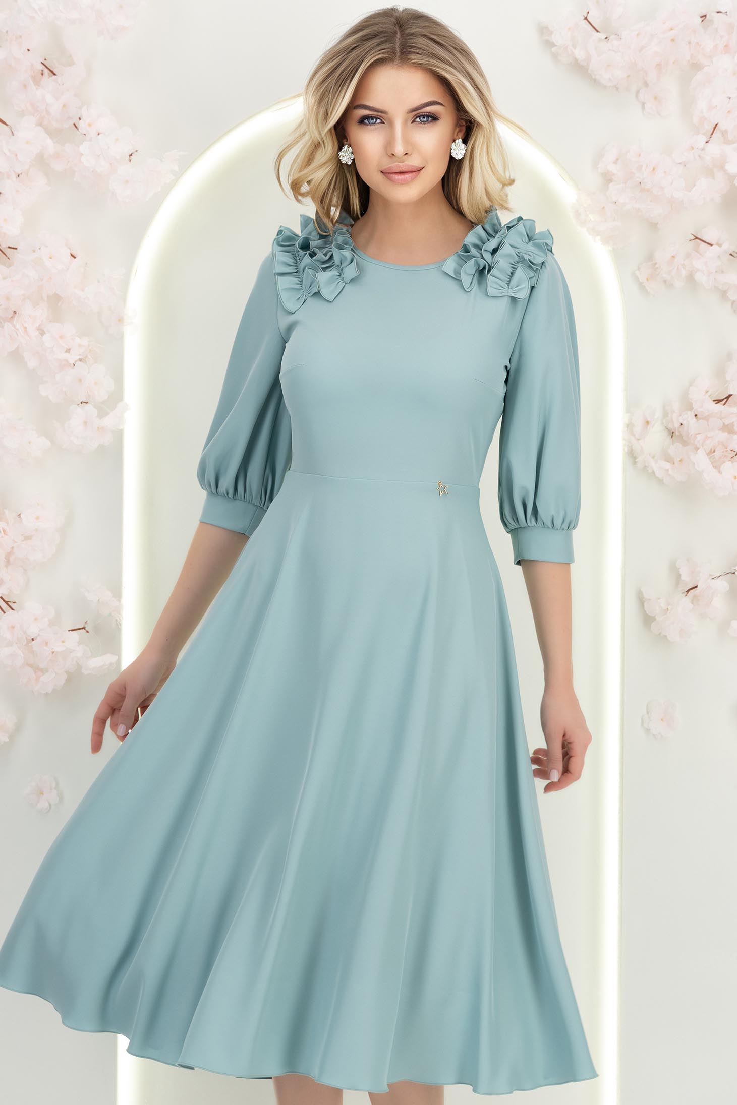 Rochie din voal mint midi in clos cu volanase - StarShinerS 2 - StarShinerS.ro