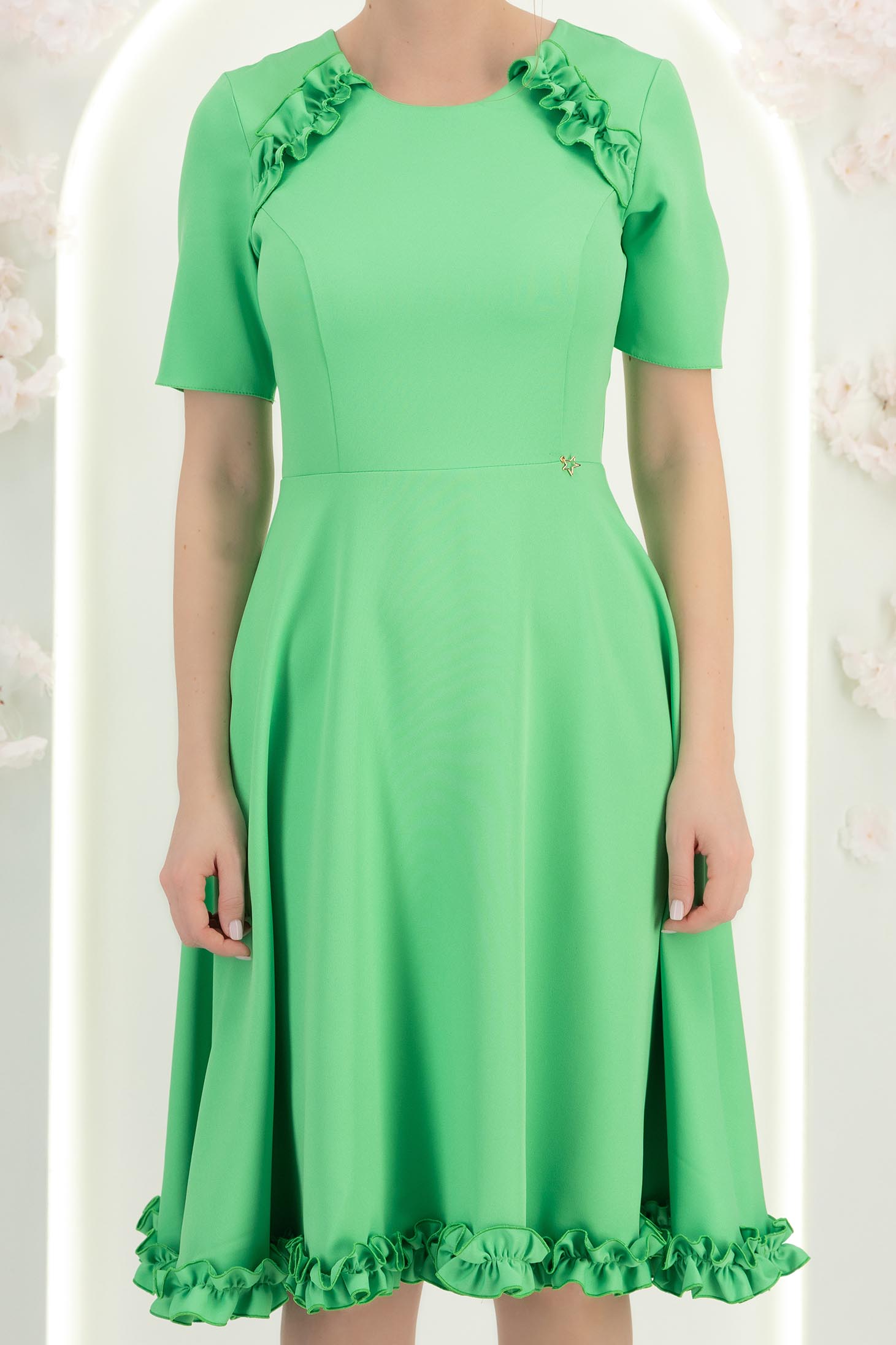 Rochie din stofa verde până la genunchi in clos cu volanase - StarShinerS 6 - StarShinerS.ro