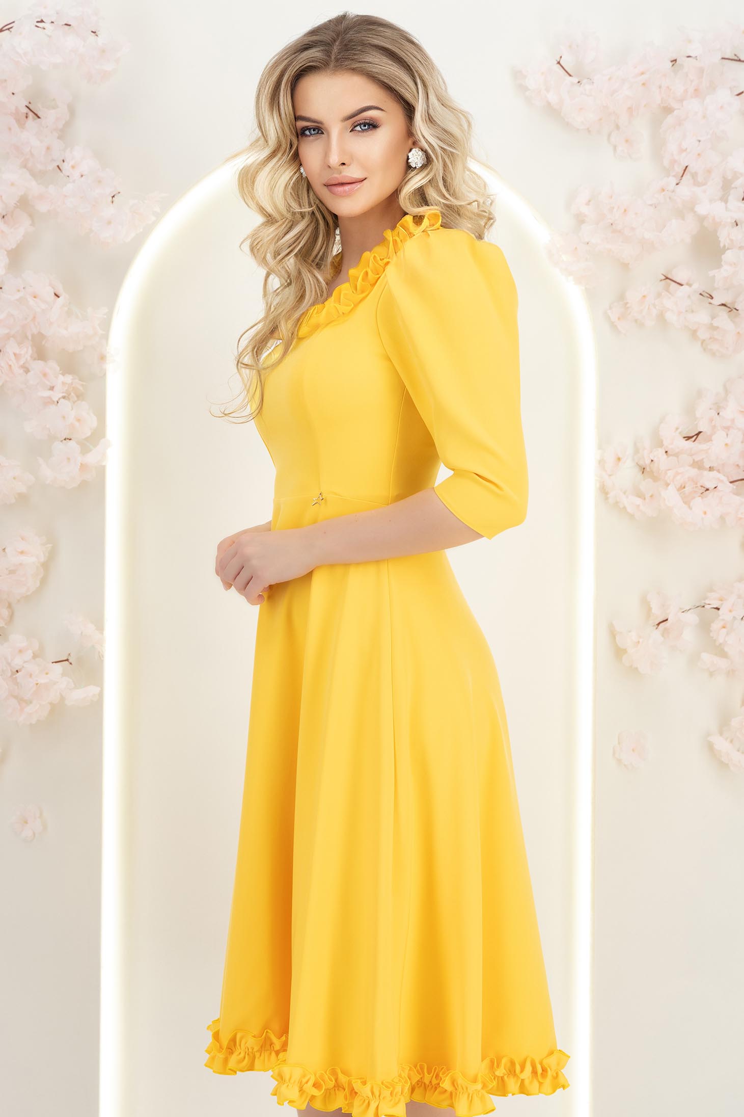 Rochie din stofa galbena midi in clos cu volanase - StarShinerS 3 - StarShinerS.ro