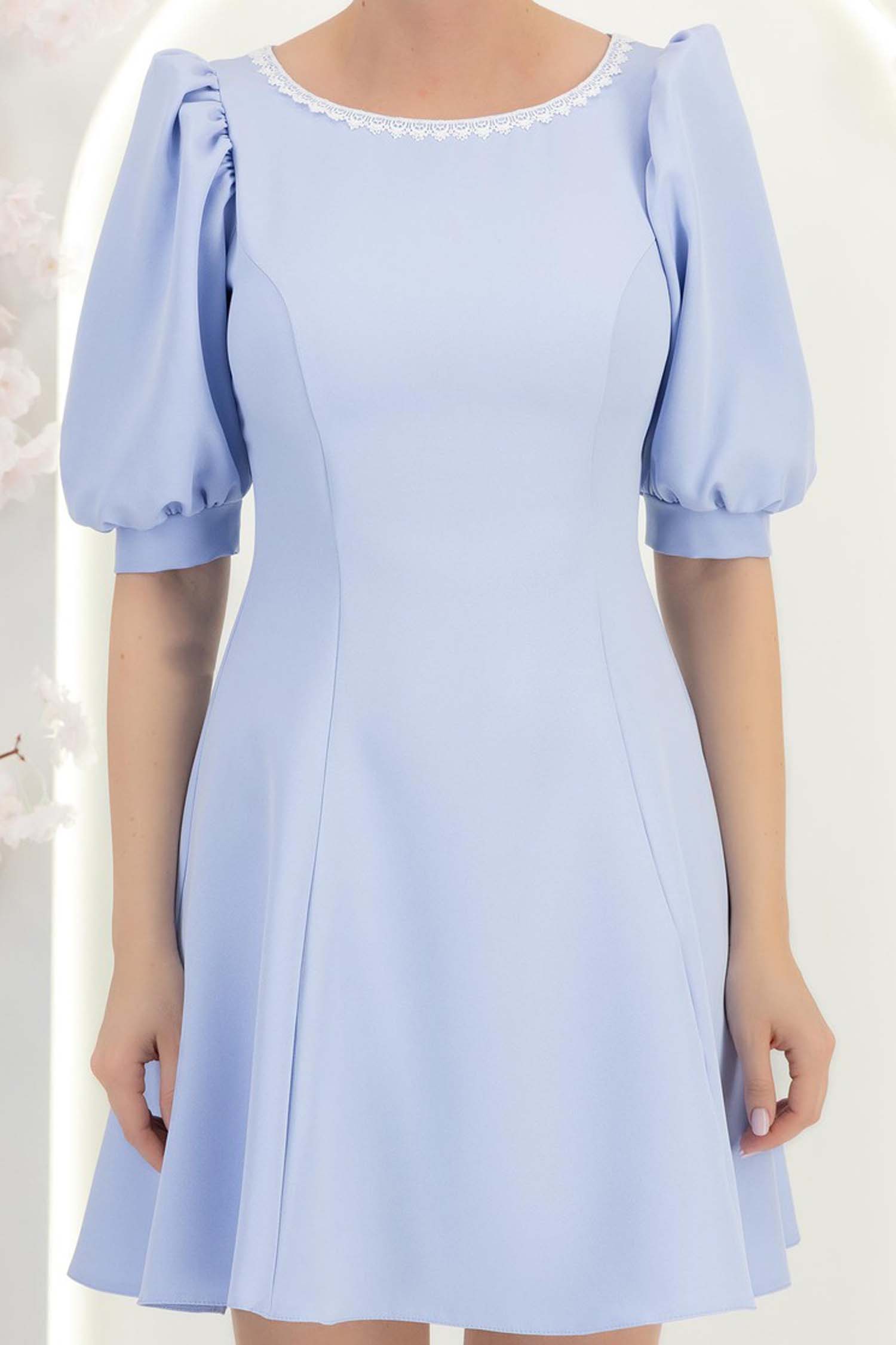 Rochie din stofa elastica albastra-deschis scurta in clos cu maneci bufante si dantela - StarShinerS 5 - StarShinerS.ro