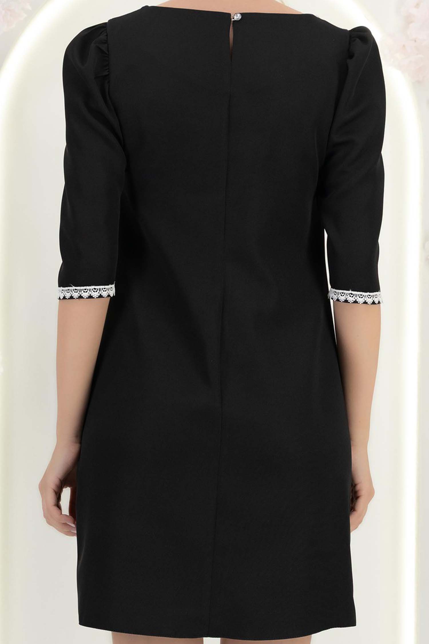 Rochie din stofa neagra scurta cu croi larg si aplicatii de dantela- StarShinerS 6 - StarShinerS.ro