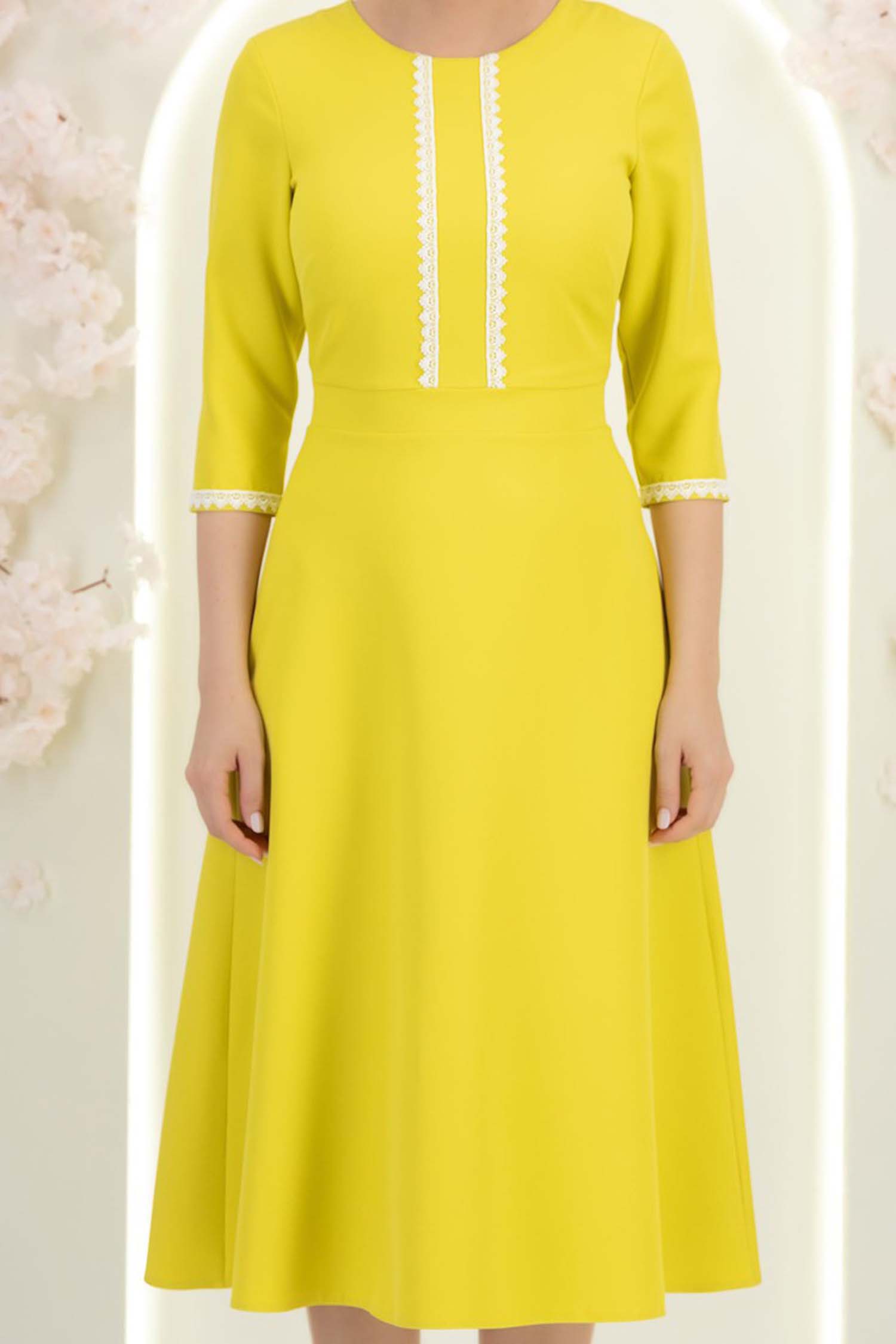 StarShinerS limetkově zelená šaty elastická látka přes koleno zvonový skleník 5 - StarShinerS.cz