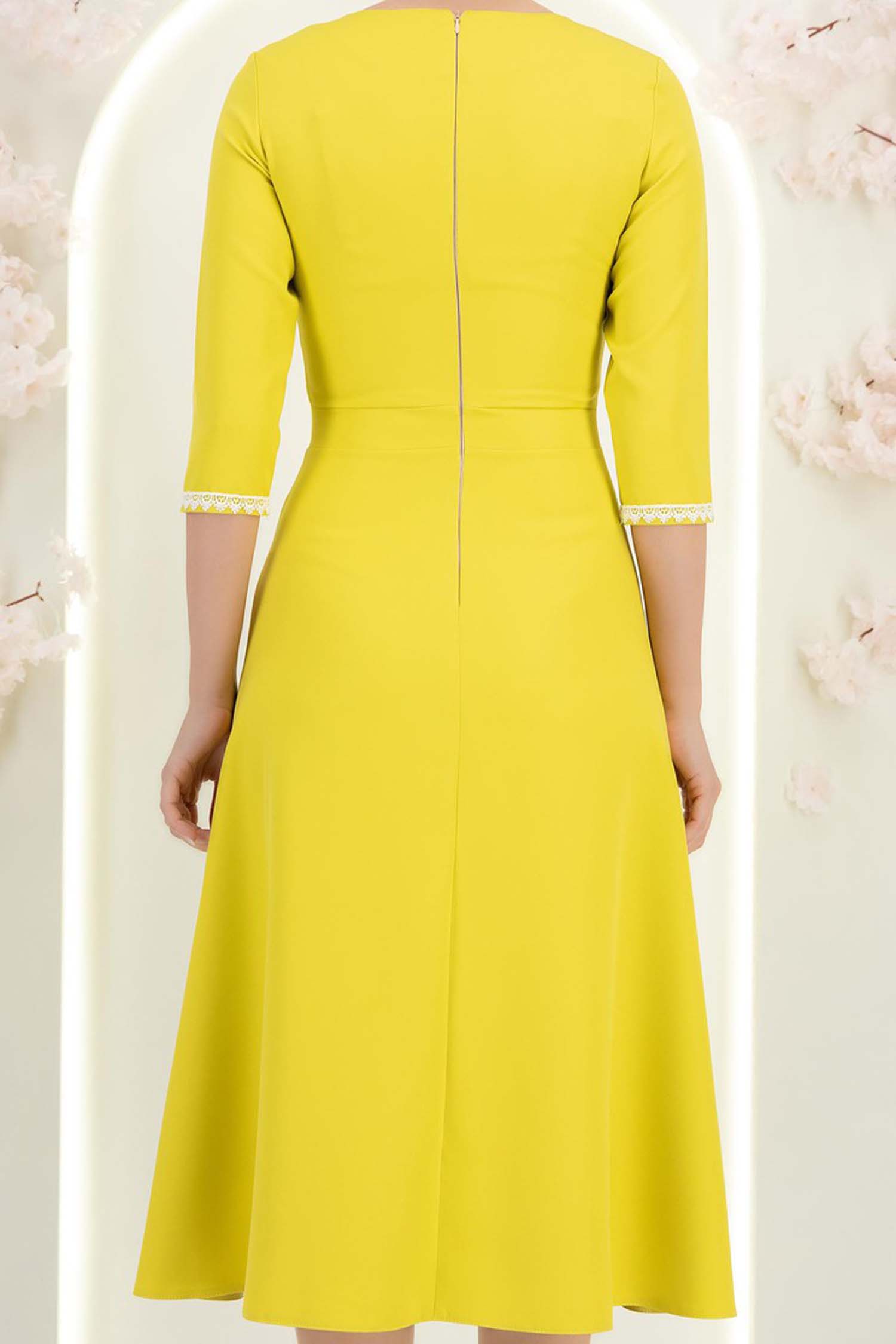 StarShinerS limetkově zelená šaty elastická látka přes koleno zvonový skleník 6 - StarShinerS.cz