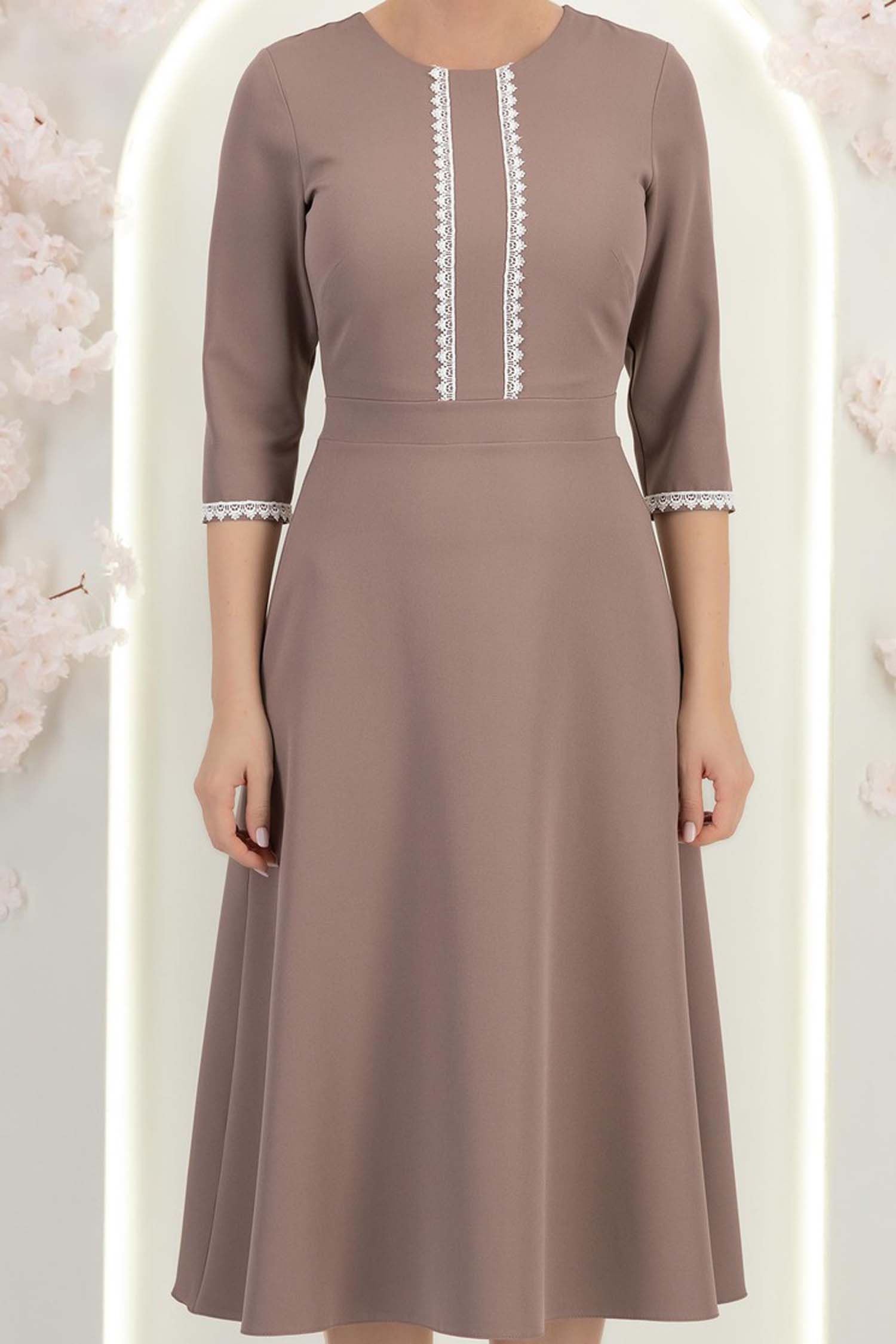 Rochie din stofa mocha midi in clos cu insertii de dantela- StarShinerS 5 - StarShinerS.ro