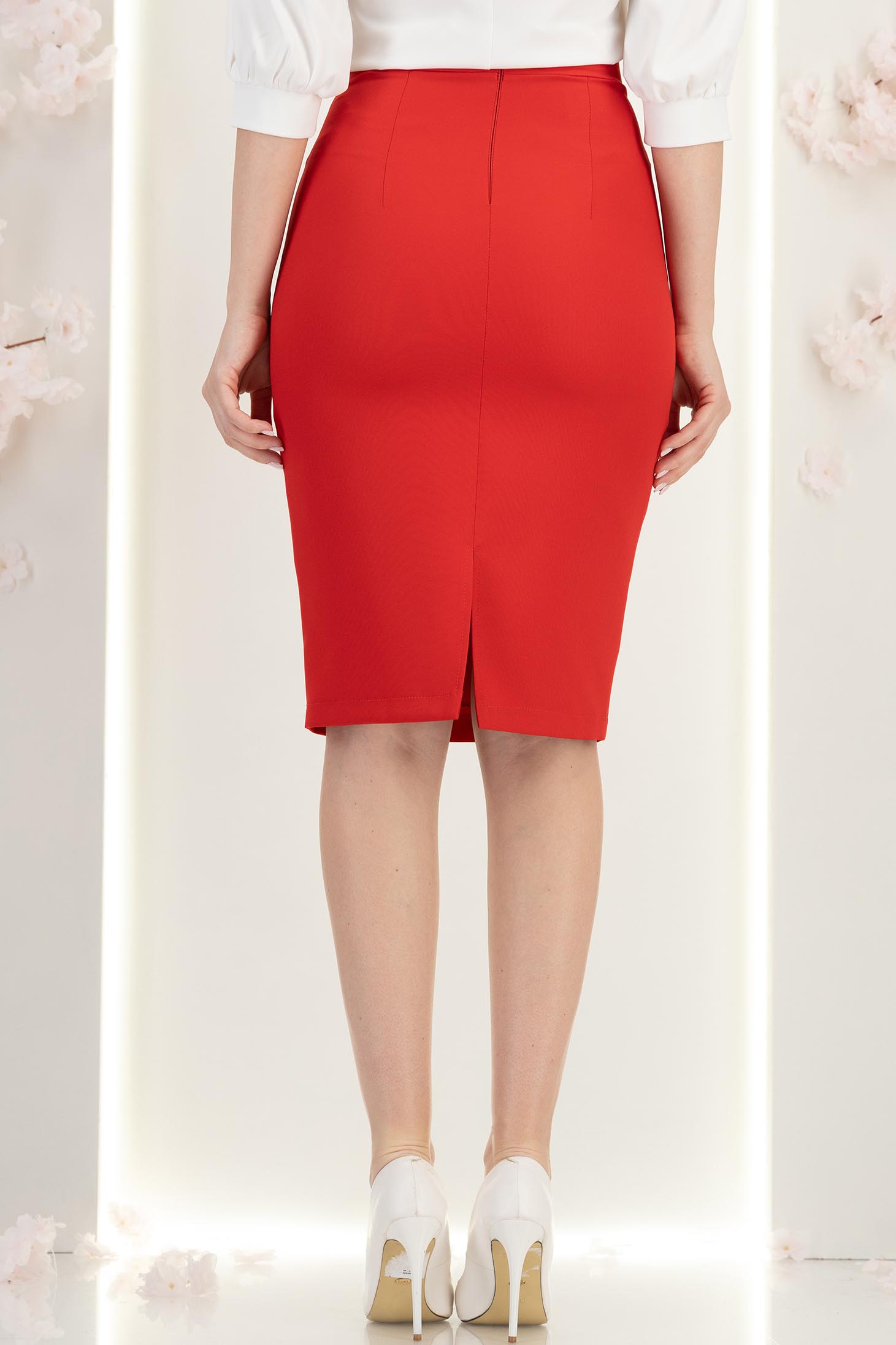 Sukně z lehce elastické červené látky typu tužka s vysokým pasem - StarShinerS 4 - StarShinerS.cz