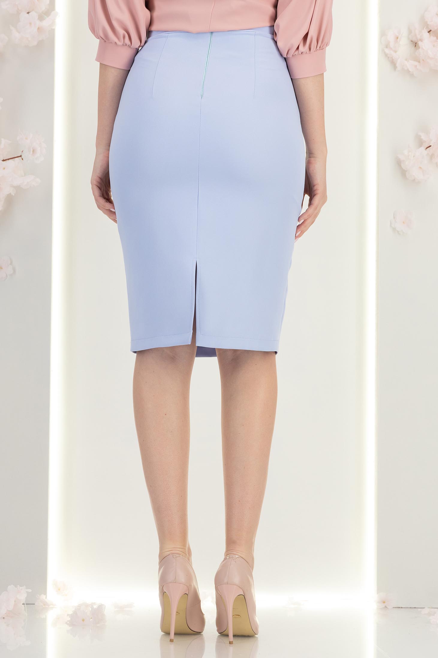 Sukně z mírně elastického světle modrého materiálu ve střihu tužky s vysokým pasem - StarShinerS 4 - StarShinerS.cz