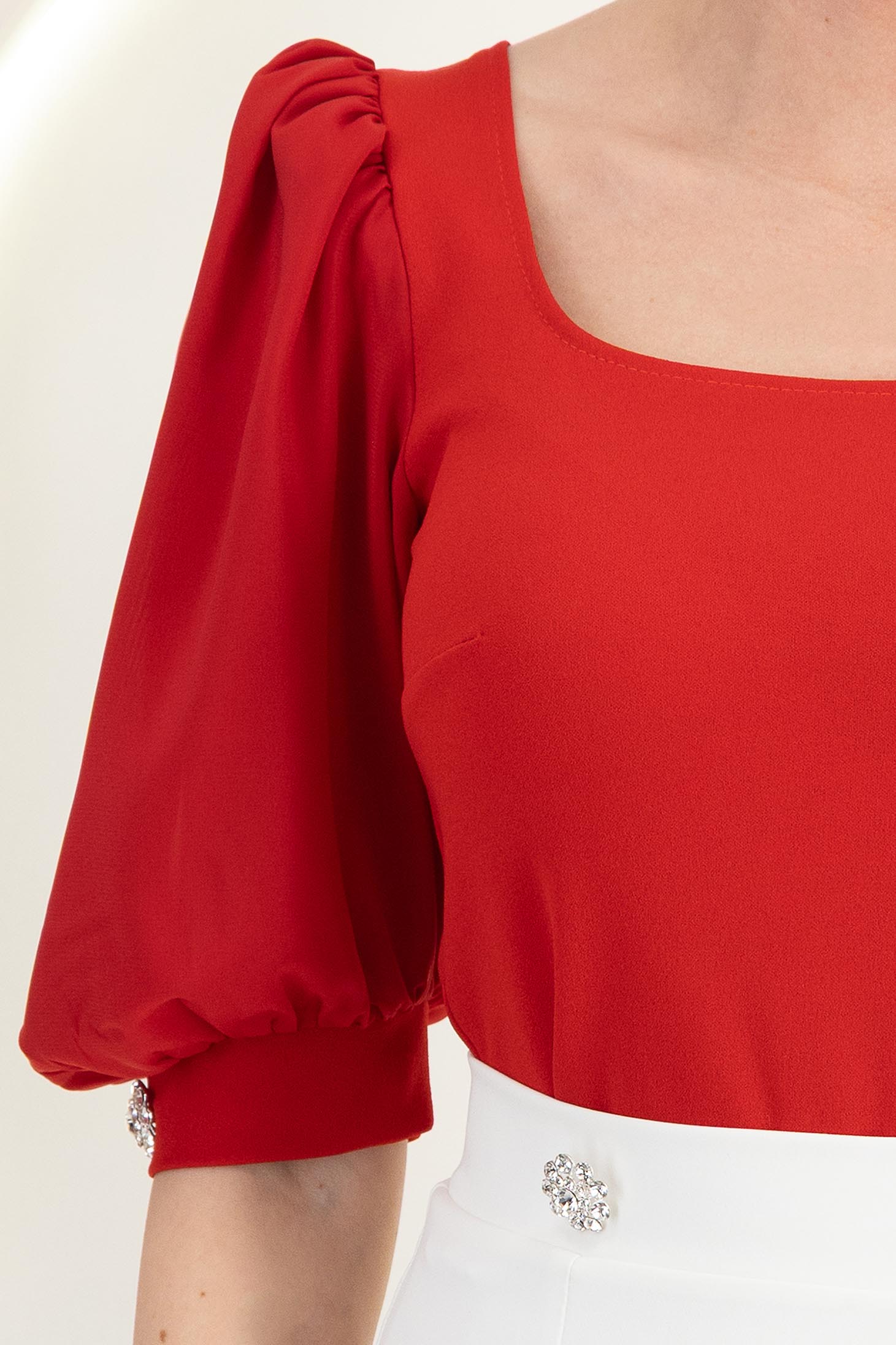 Bluza din crep rosie mulata cu maneci din voal si nasturi decorativi- StarShinerS 5 - StarShinerS.ro