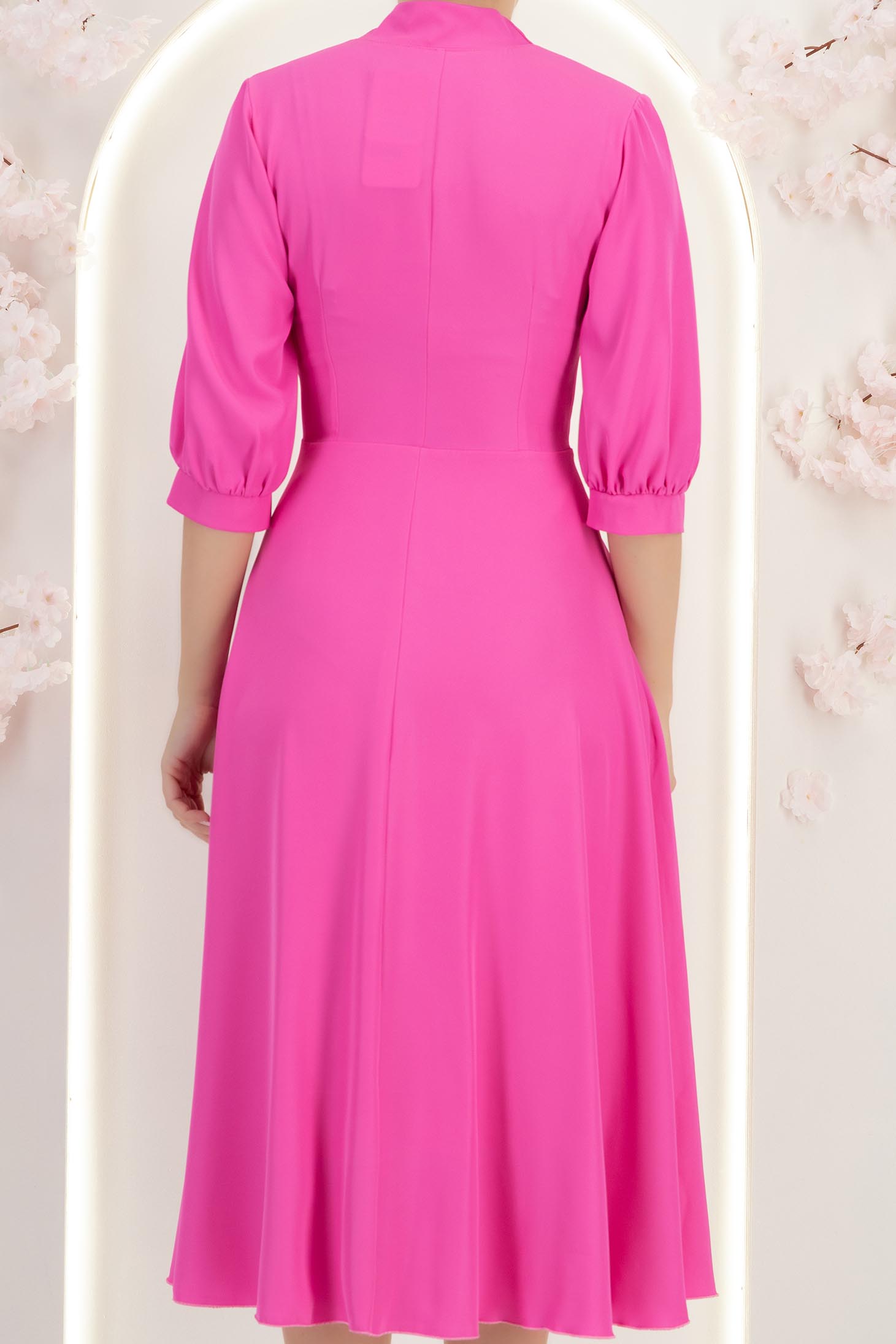 Rochie georgette fuchsia midi in clos cu guler tip esarfa - StarShinerS 6 - StarShinerS.ro