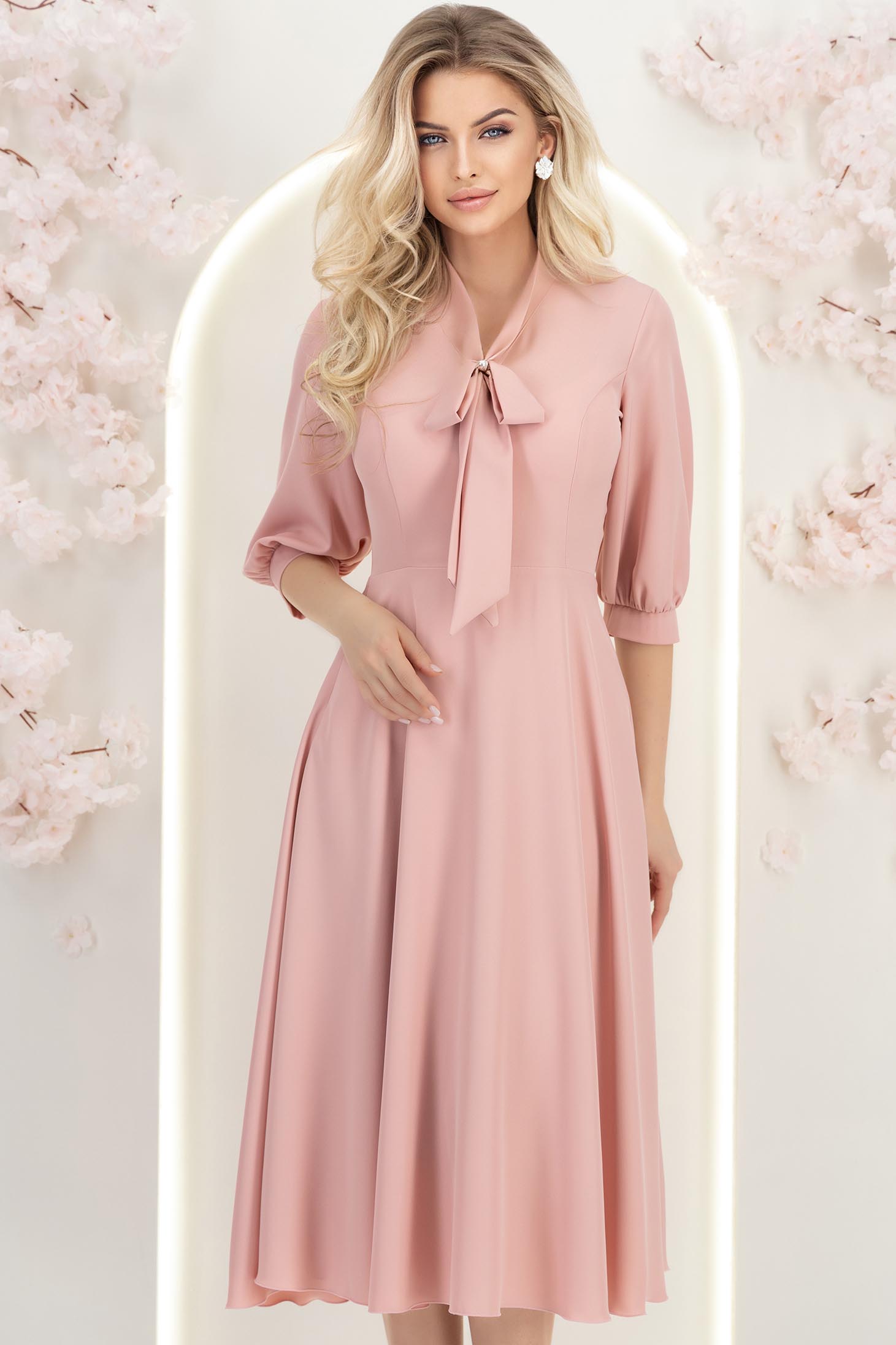 Rochie din voal roz pudra midi in clos cu guler tip esarfa - StarShinerS 4 - StarShinerS.ro