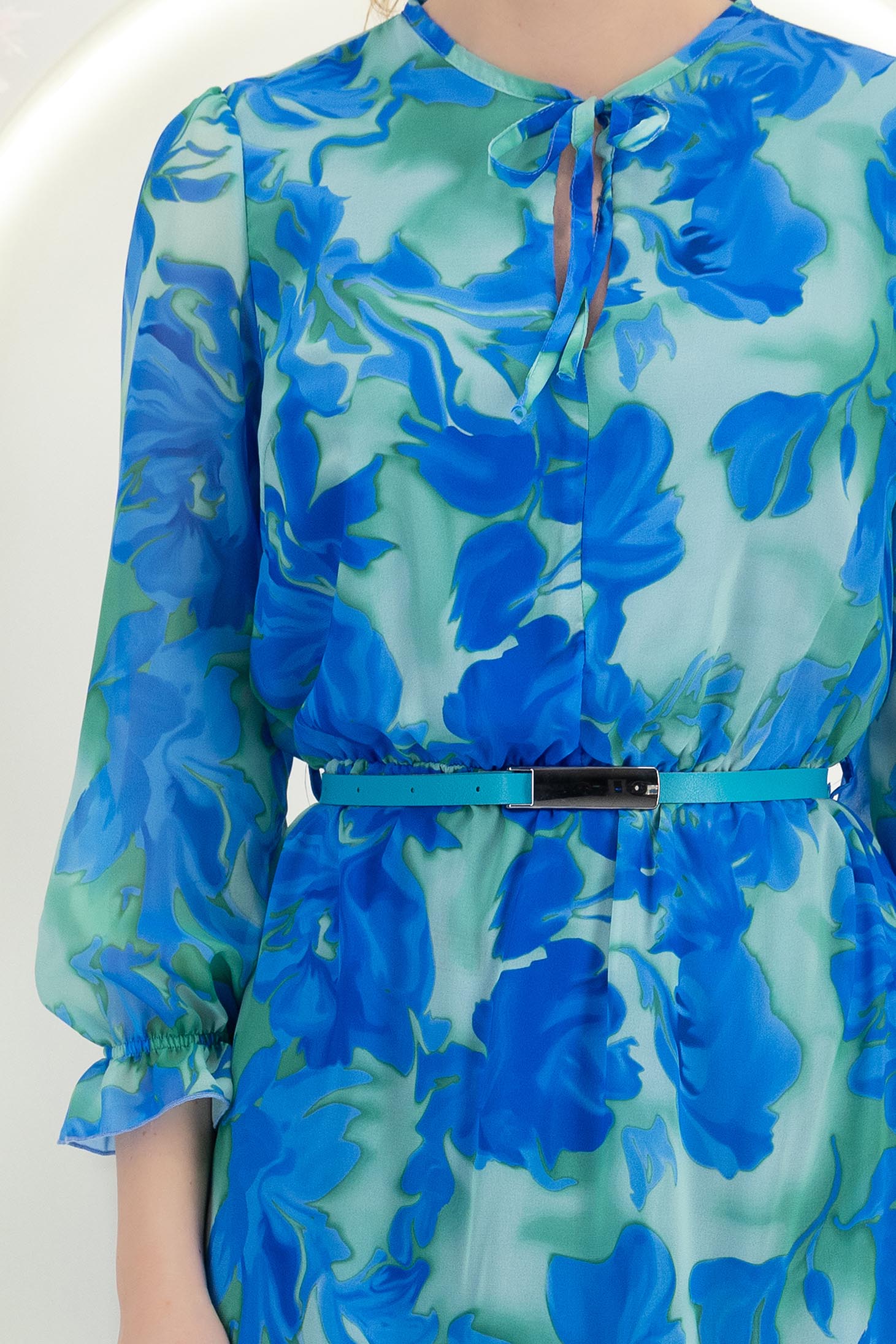 Kék ruha - StarShinerS harang alakú gumirozott derékrésszel midi viszkóz 4 - StarShinerS.hu