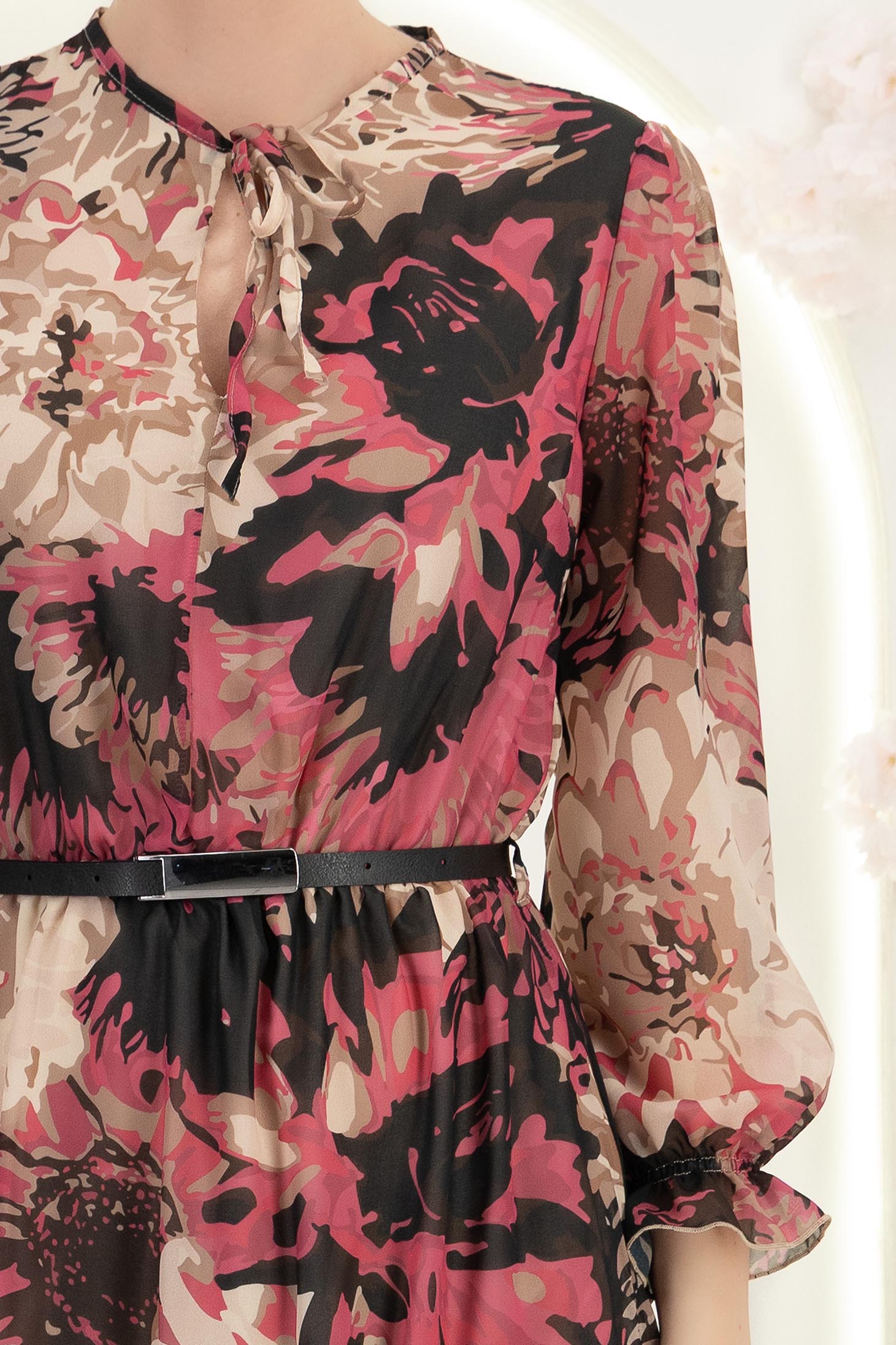 StarShinerS šaty zapínání v pase na gumu přes koleno viscoza 4 - StarShinerS.cz