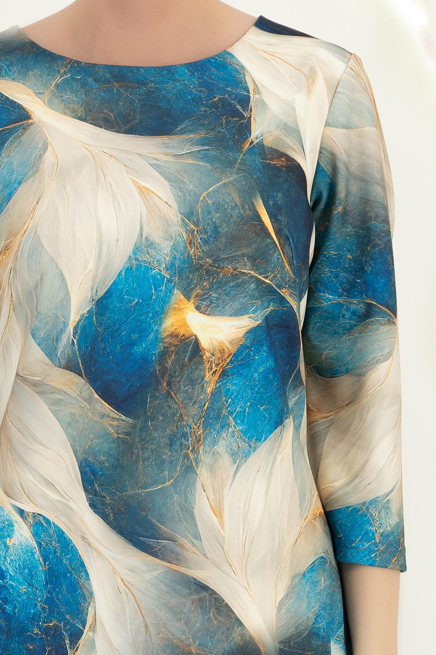 Sötétkék szövetruha, rövid, egyenes szabású, mintás - StarShinerS 4 - StarShinerS.hu