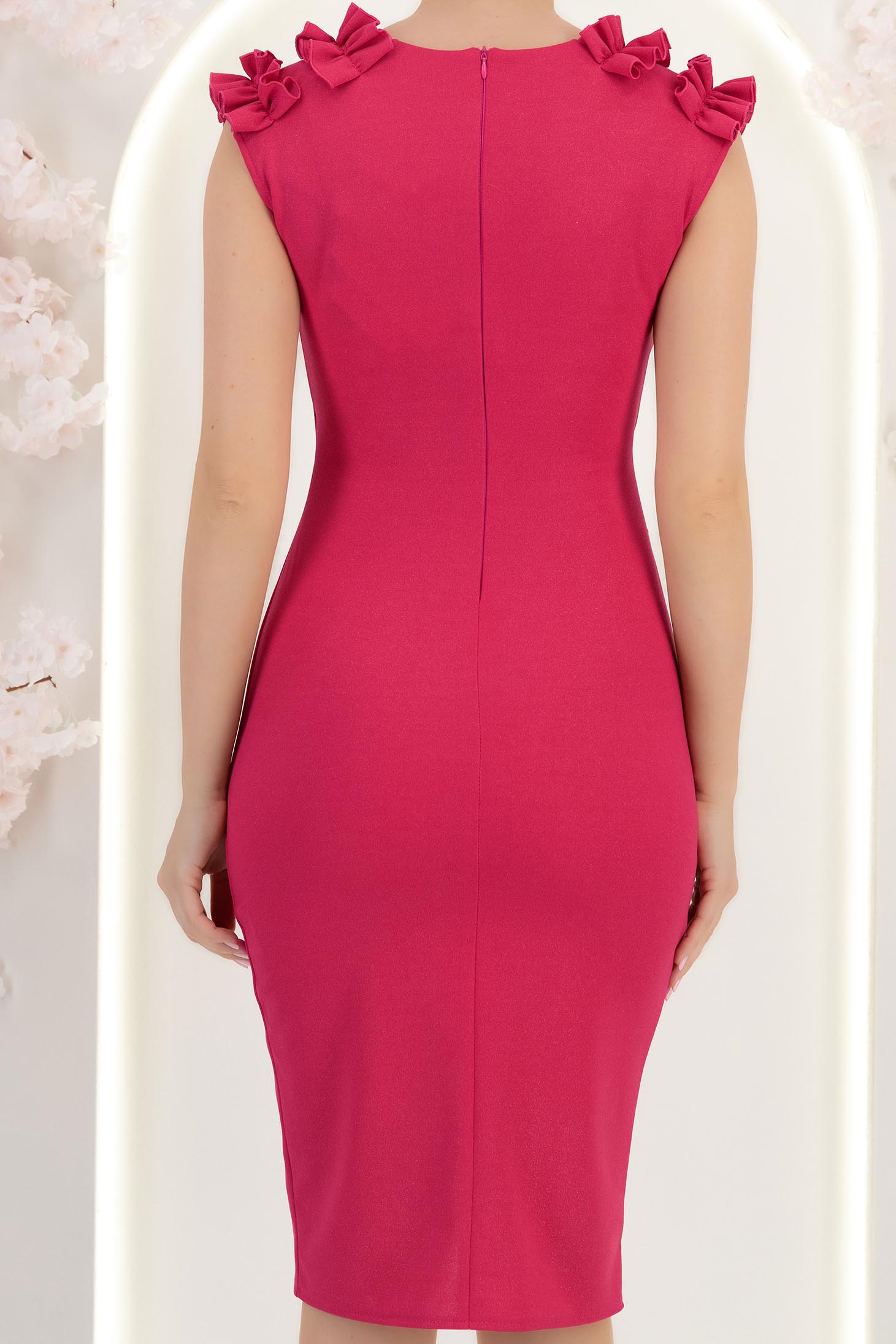 Rochie din crep fuchsia pana la genunchi petrecuta tip creion cu volanase - StarShinerS 5 - StarShinerS.ro