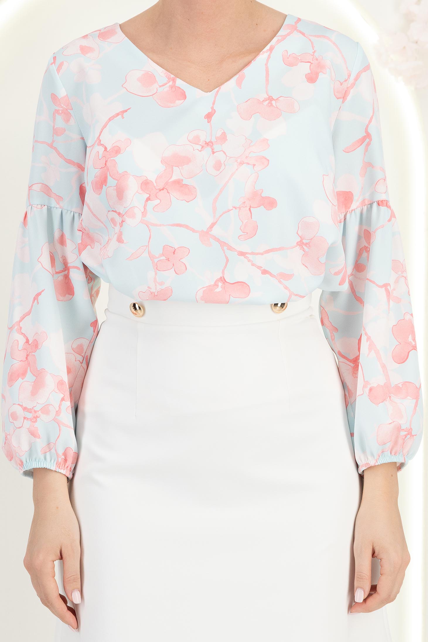 Bluza din viscoza albastra-deschis cu croi larg si imprimeu floral - StarShinerS 6 - StarShinerS.ro