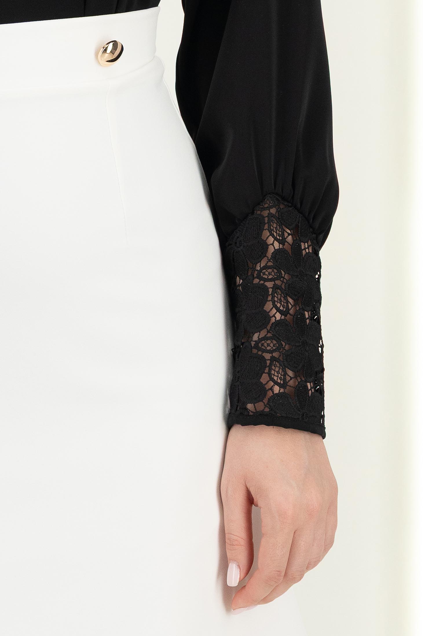 Bluza dama din viscoza neagra cu un croi larg si insertii de dantela - StarShinerS 7 - StarShinerS.ro