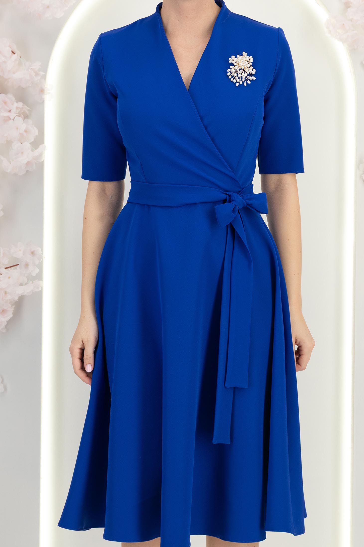 Rochie din stofa albastra midi in clos cu brosa detasabila - StarShinerS 4 - StarShinerS.ro