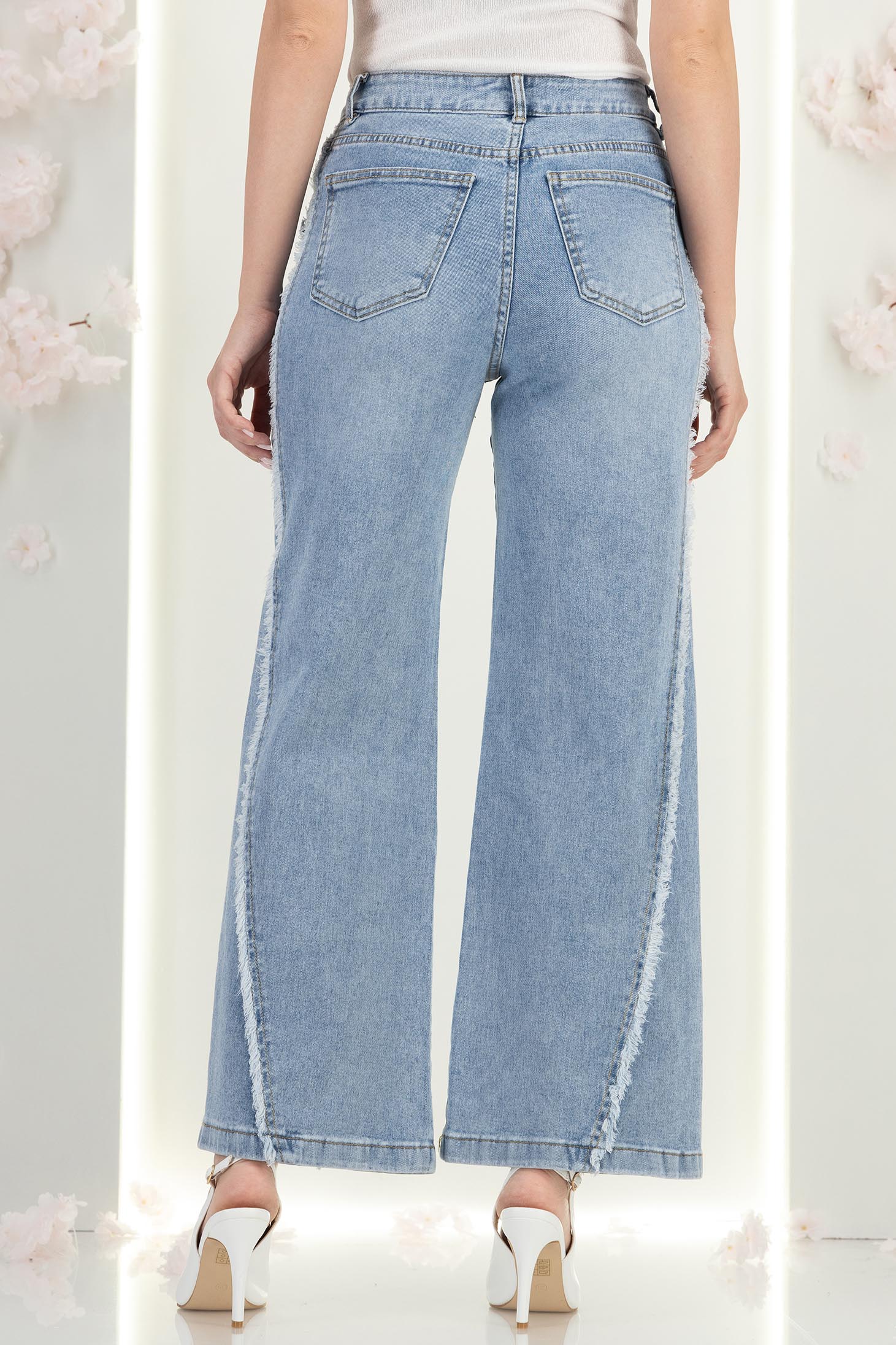 Blugi albastri lungi wide leg cu buzunare laterale 5 - StarShinerS.ro