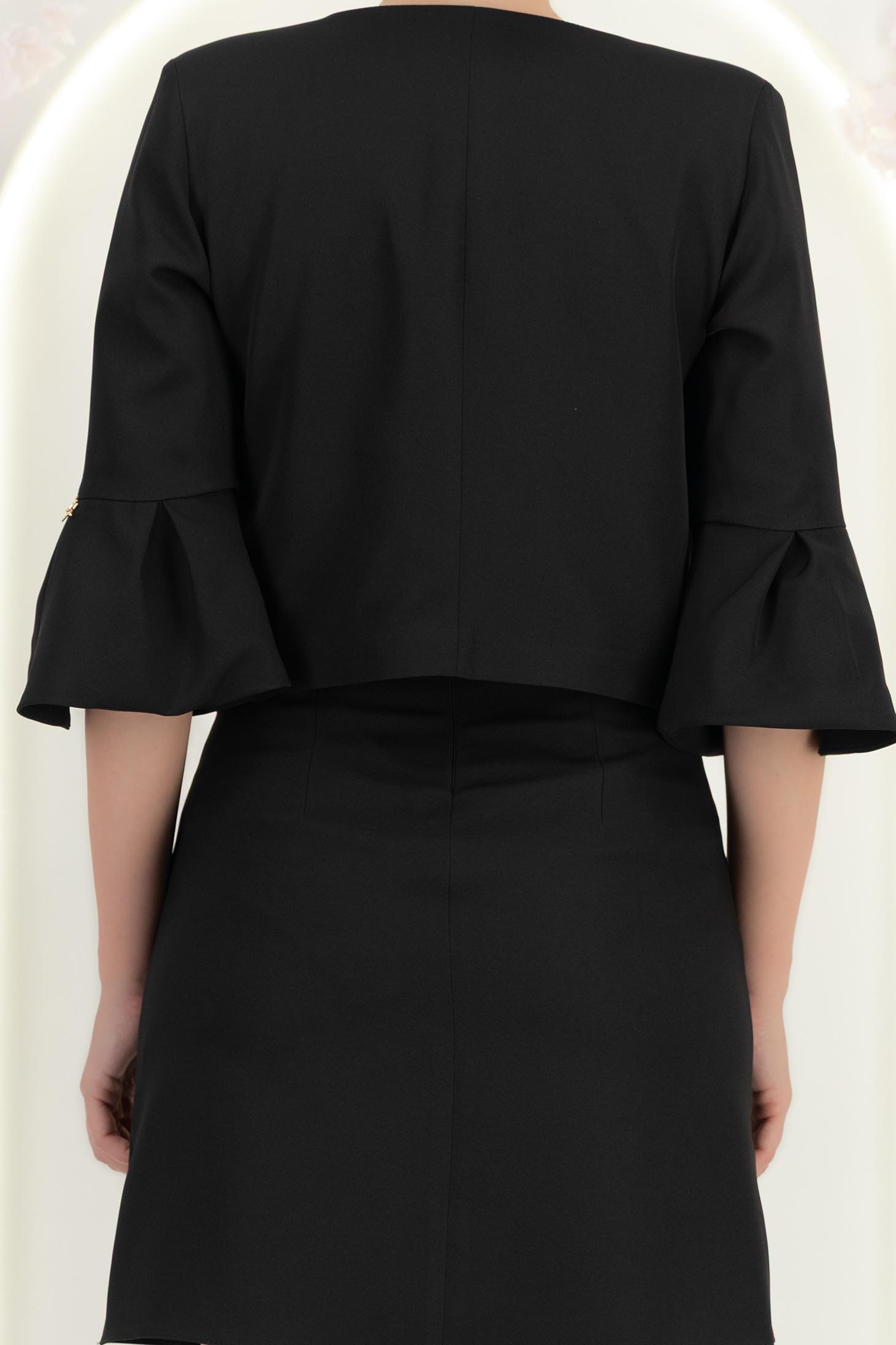 Sacou din stofa neagra cu un croi drept si mâneci tip clopot - StarShinerS 5 - StarShinerS.ro