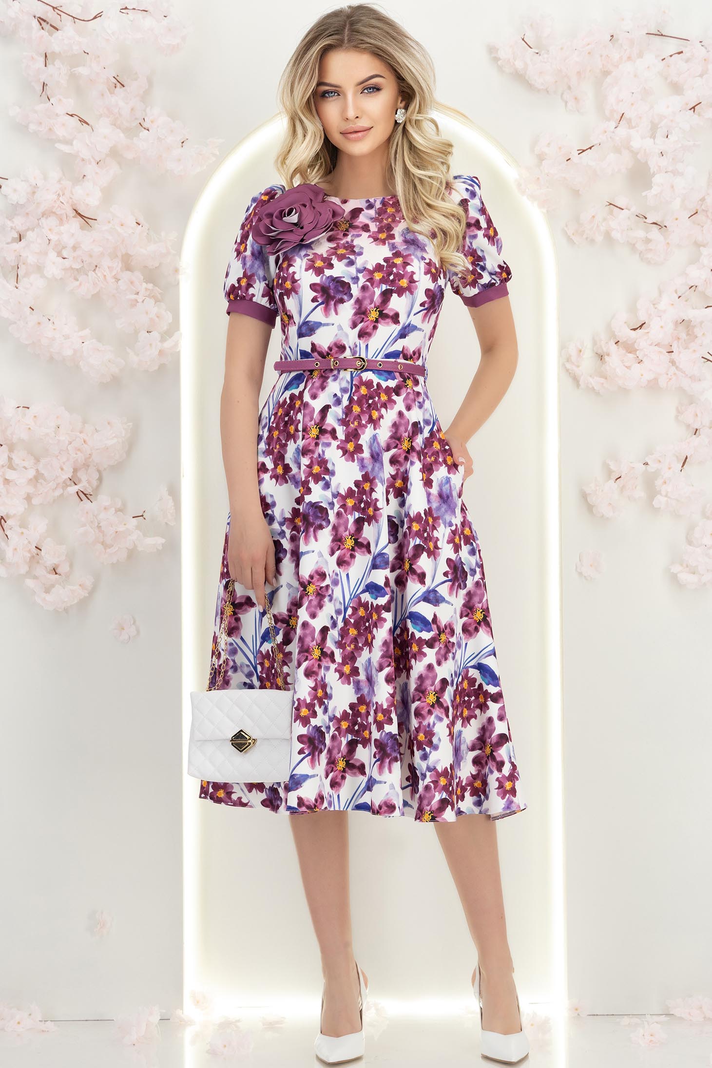 Rochie din stofa mov midi in clos cu accesoriu tip curea si brosa florala - StarShinerS 4 - StarShinerS.ro