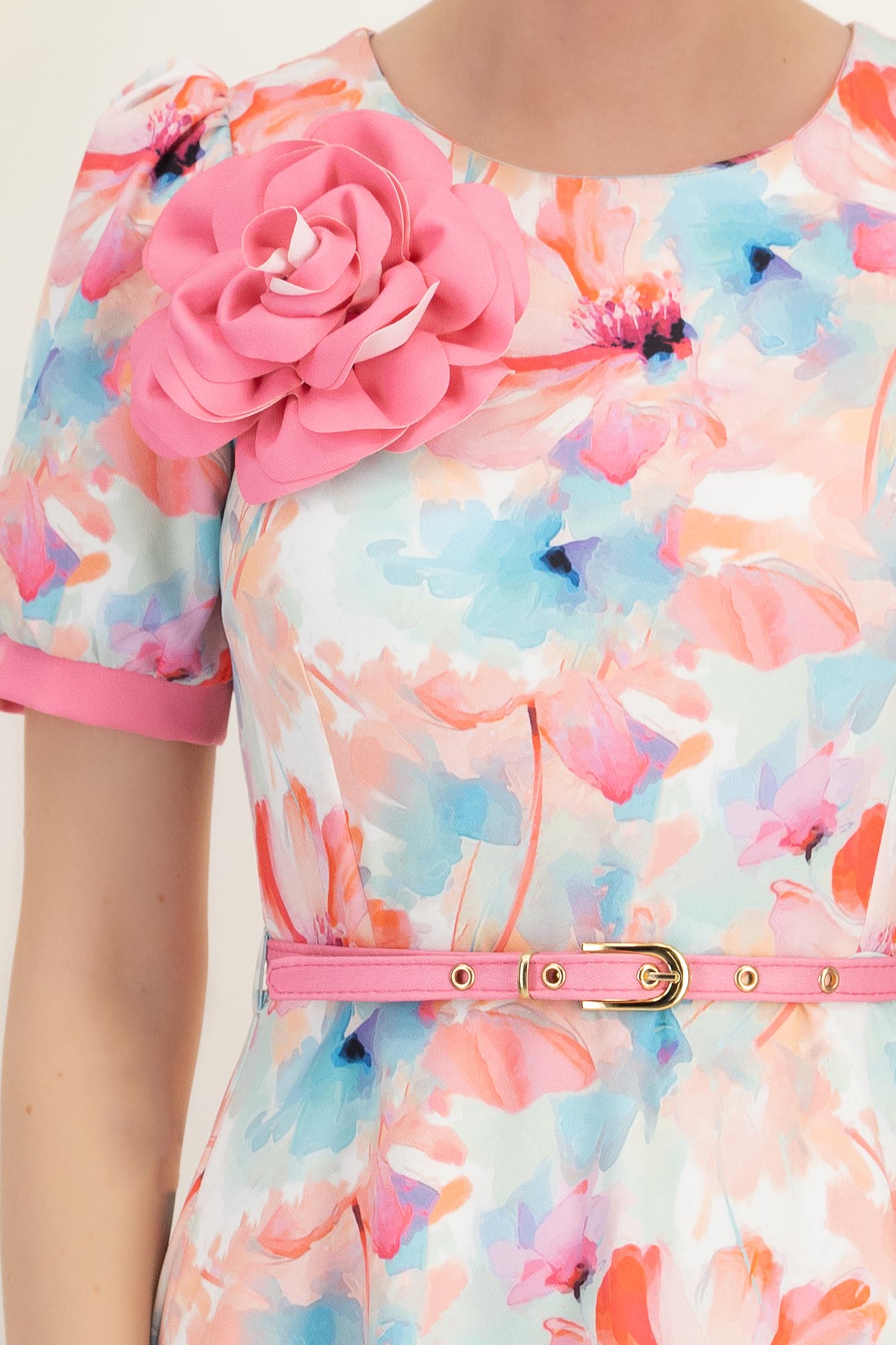 Rochie din stofa roz midi in clos cu accesoriu tip curea si brosa florala - StarShinerS 6 - StarShinerS.ro