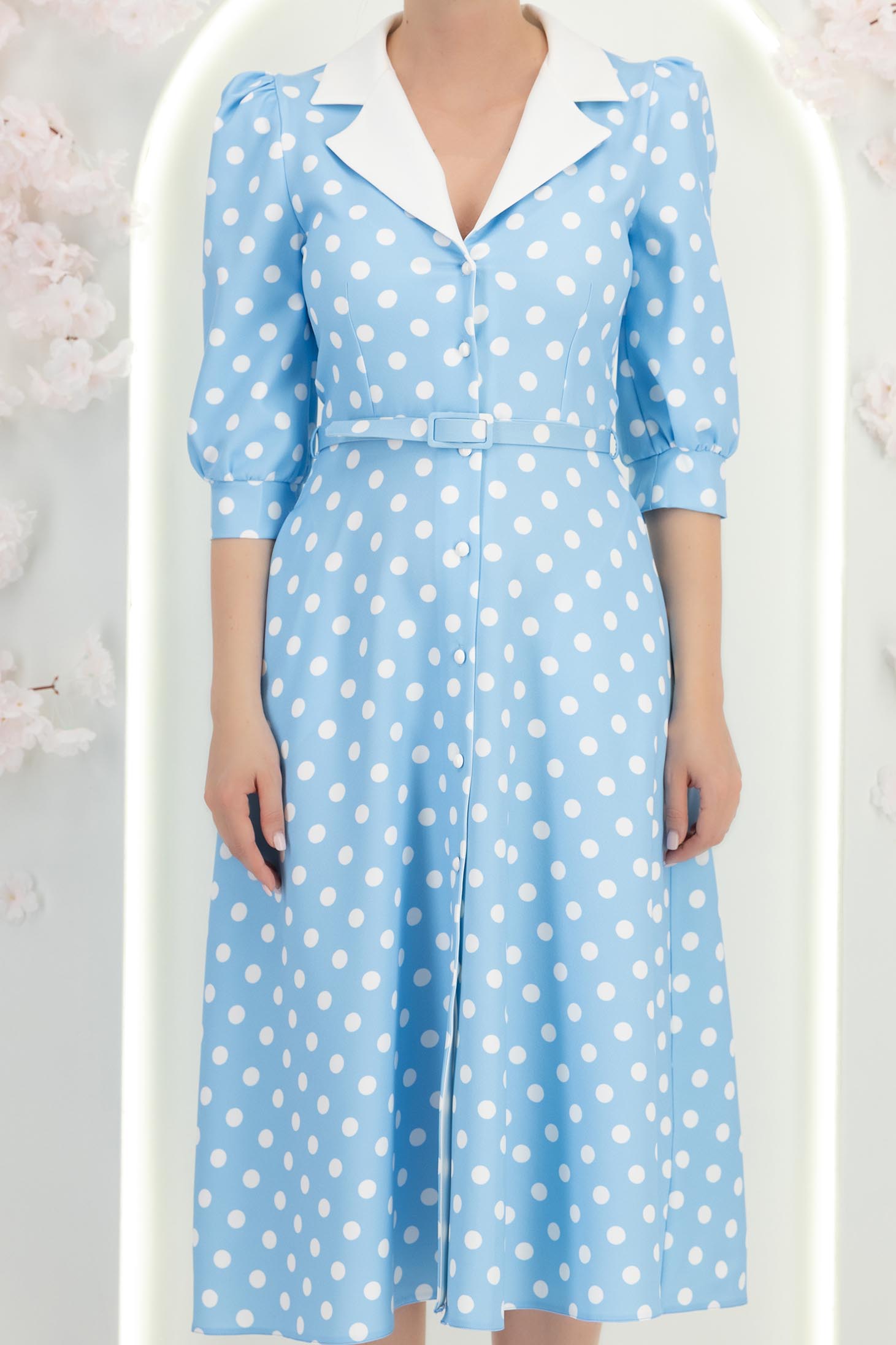 Rochie din stofa albastra cu buline midi in clos cu accesoriu tip curea si buzunare - StarShinerS 5 - StarShinerS.ro