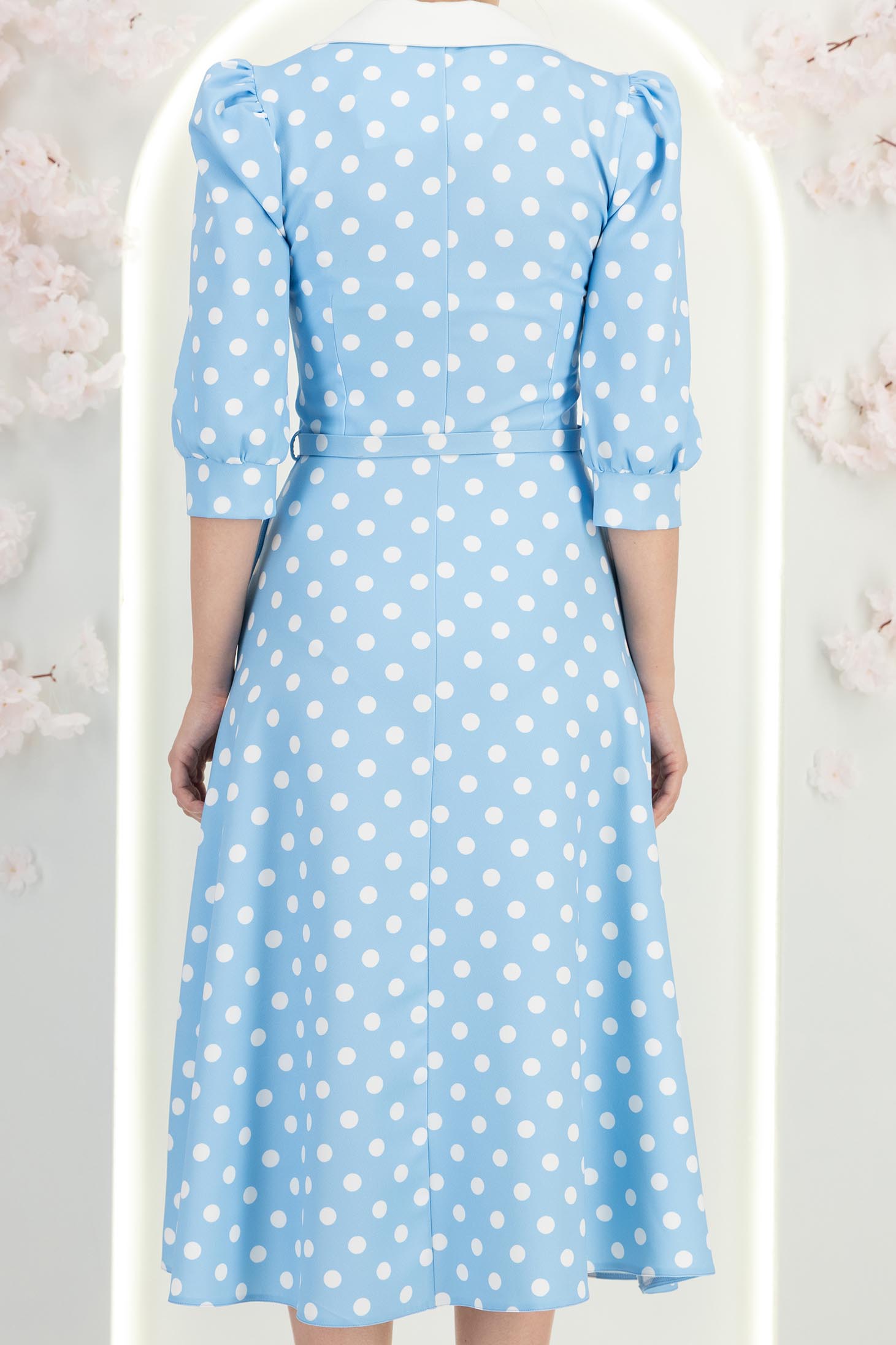 Rochie din stofa albastra cu buline midi in clos cu accesoriu tip curea si buzunare - StarShinerS 6 - StarShinerS.ro