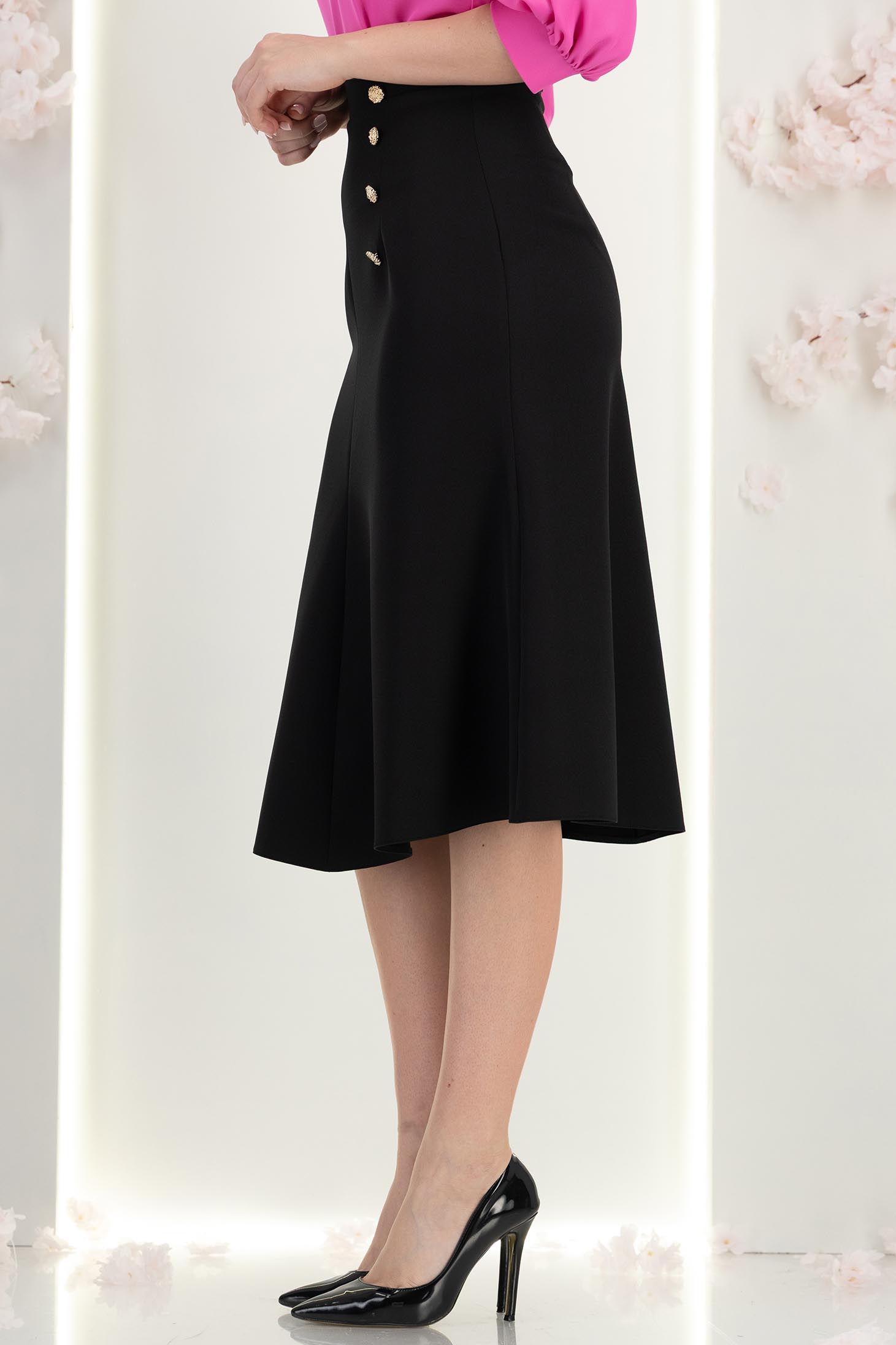 Fusta din stofa neagra midi in clini cu nasturi decorativi aurii - StarShinerS 4 - StarShinerS.ro