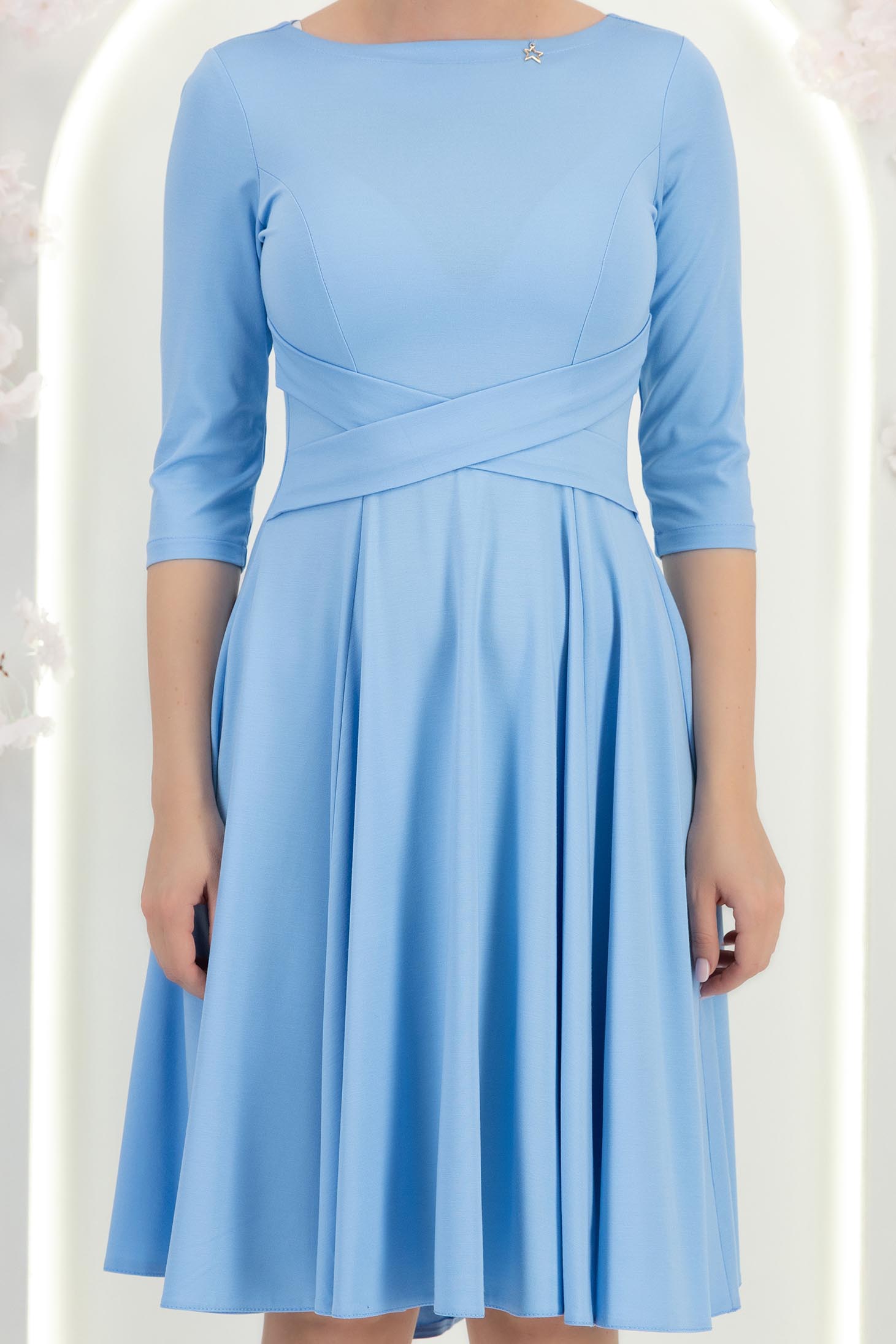 Rochie din modal albastra-deschis până la genunchi in clos cu detalii frontale - StarShinerS 7 - StarShinerS.ro