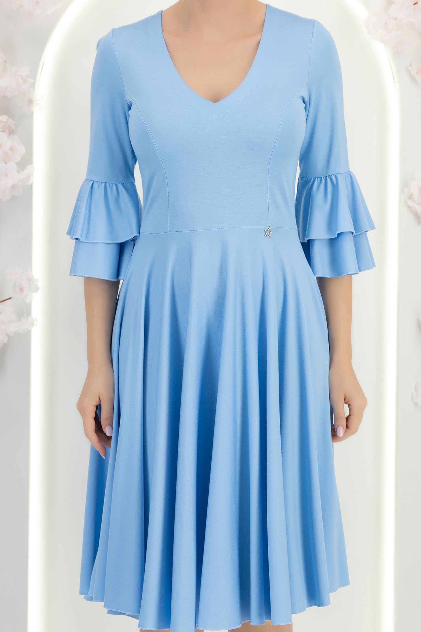 Rochie din modal albastru-deschis midi in clos cu mâneci tip clopot - StarShinerS 5 - StarShinerS.ro