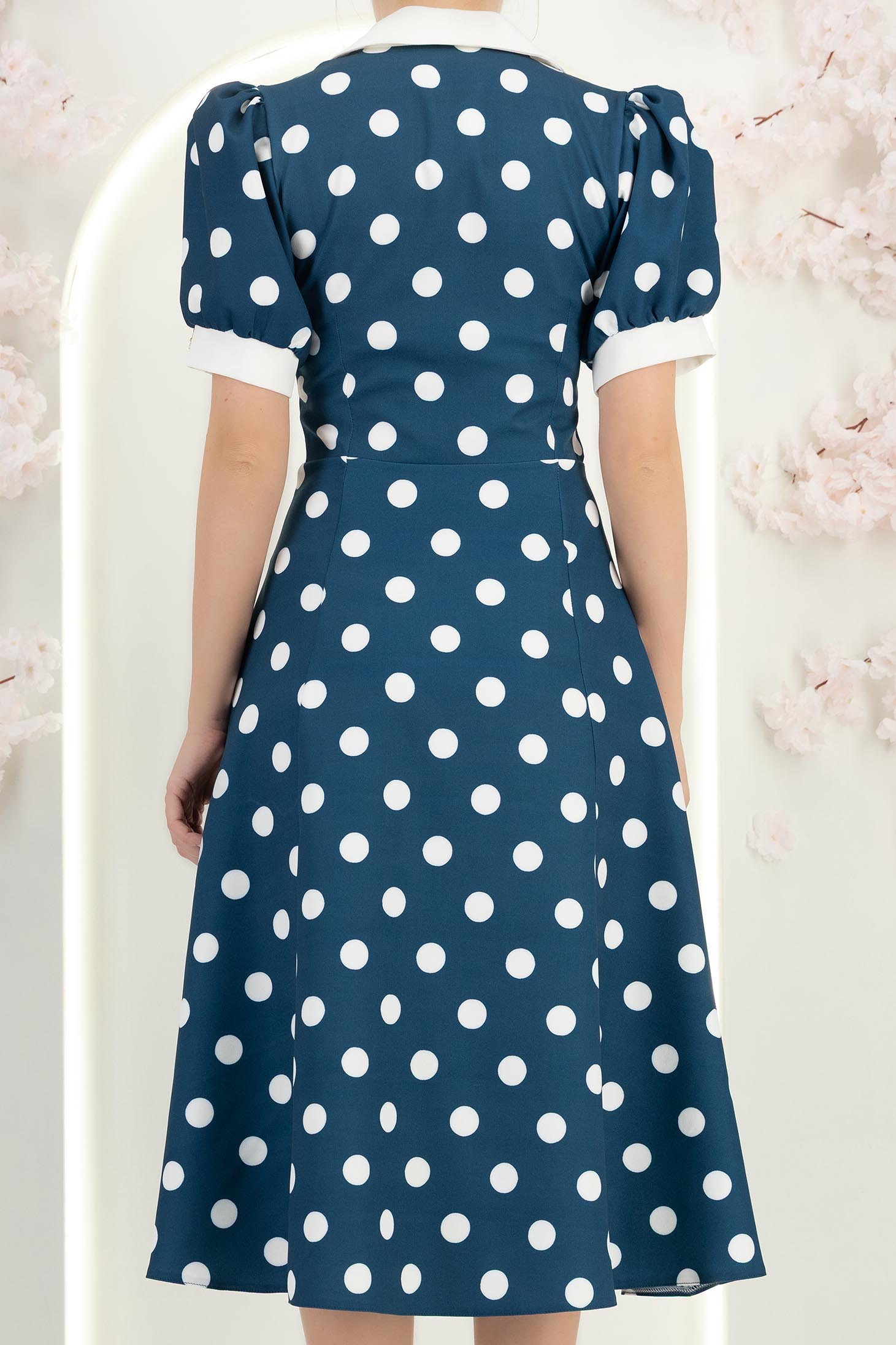 Rochie din stofa bleumarin cu buline midi in clos cu nasturi aurii decorativi - StarShinerS 7 - StarShinerS.ro