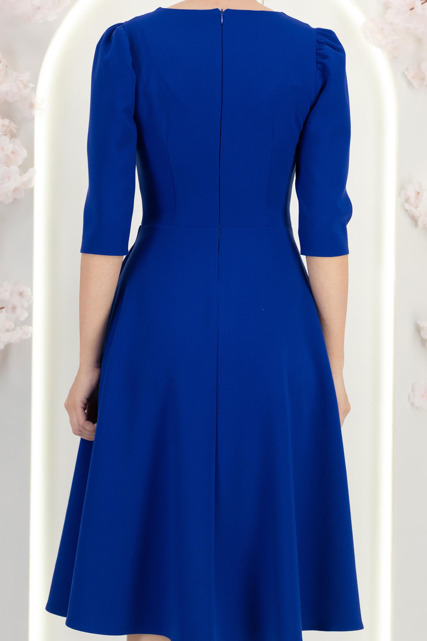 Rochie din stofa premium albastra midi in clos cu accesoriu argintiu - StarShinerS 4 - StarShinerS.ro
