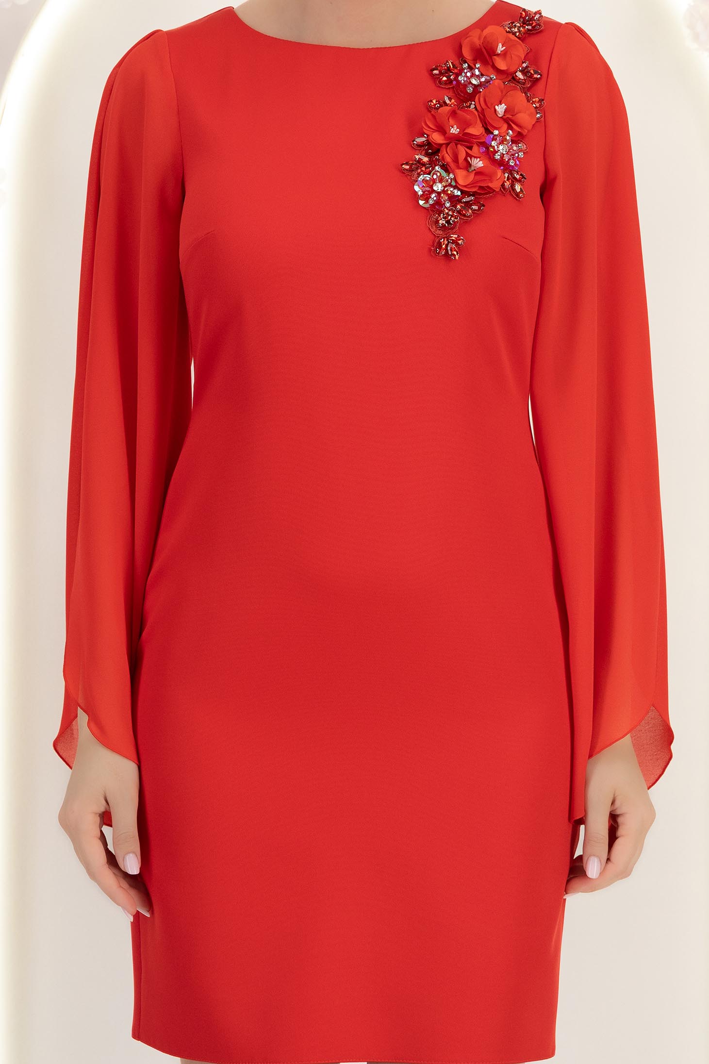Rochie din stofa rosie cu un croi drept si maneci tip fluture din voal cu aplicatii pe umeri - StarShinerS 4 - StarShinerS.ro
