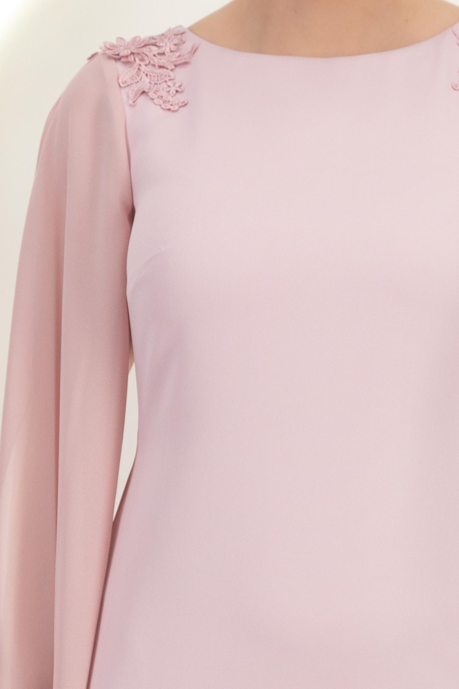 Rochie din stofa roz pudra cu un croi drept si maneci tip fluture din voal cu aplicatii pe umeri - StarShinerS 5 - StarShinerS.ro