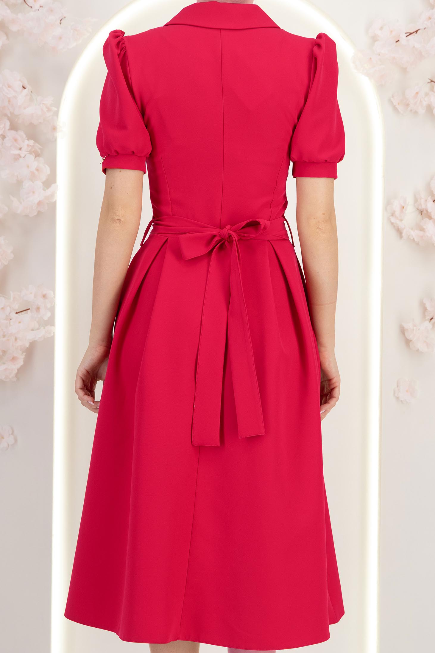 Rochie din stofa fuchsia midi in clos accesorizata cu nasturi decorativi aurii - StarShinerS 7 - StarShinerS.ro
