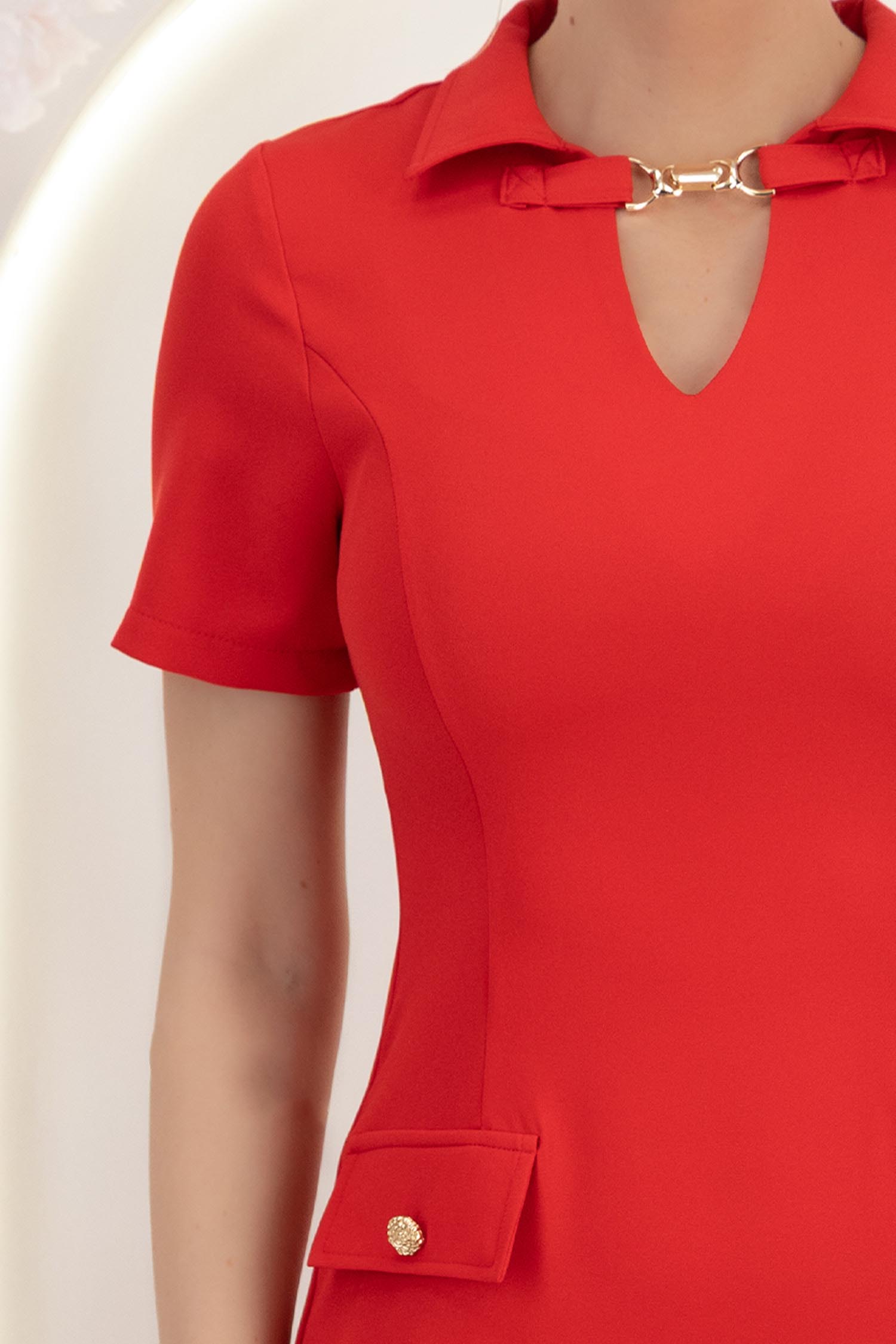 Rochie din stofa rosie scurta tip creion cu buzunare false 5 - StarShinerS.ro