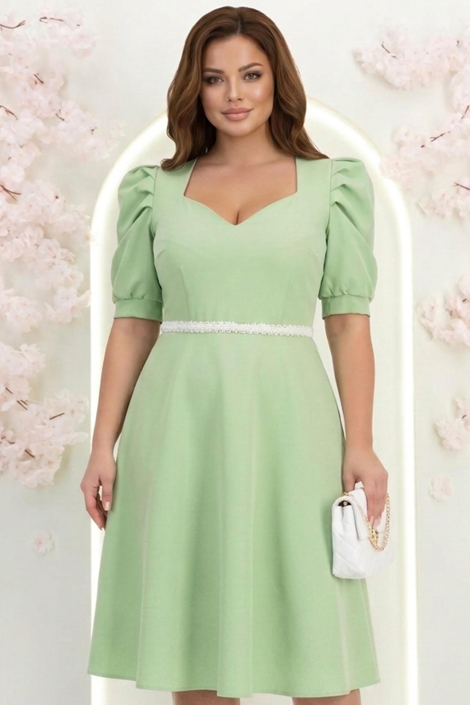 Rochie verde deschis până la genunchi in clos accesorizata cu cordon cu perle detasabil- StarShinerS 1 - StarShinerS.ro