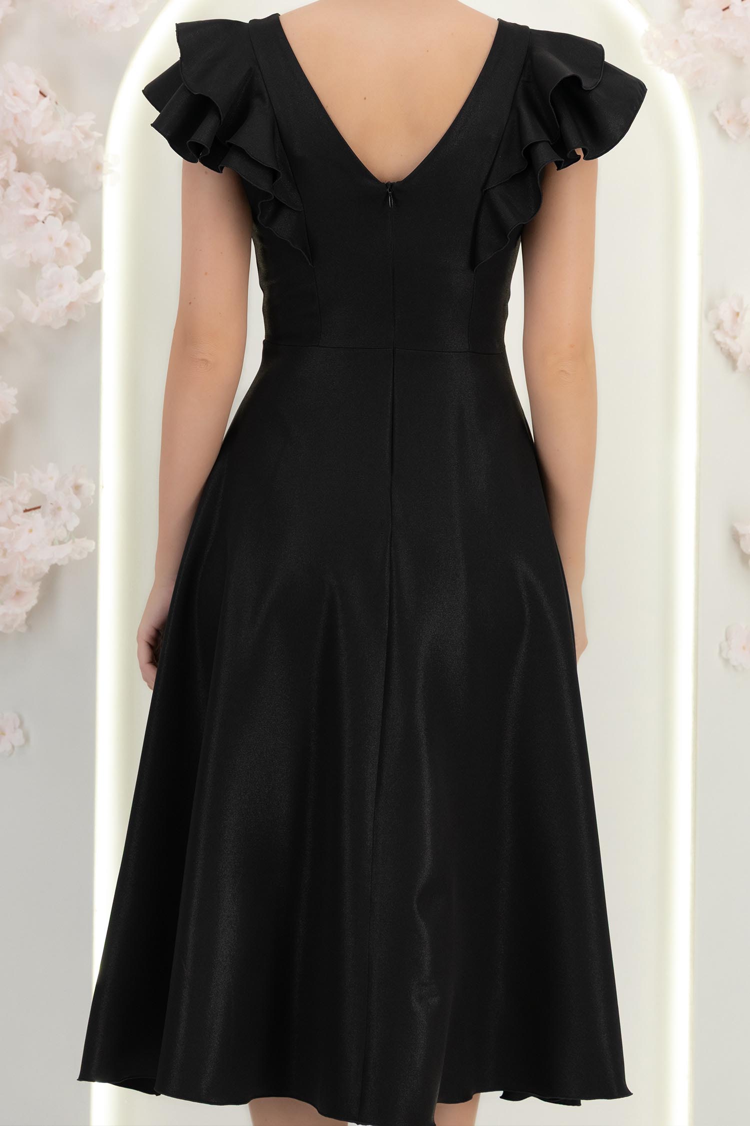 Rochie neagra cu sclipici midi in clos cu volanase - StarShinerS 7 - StarShinerS.ro