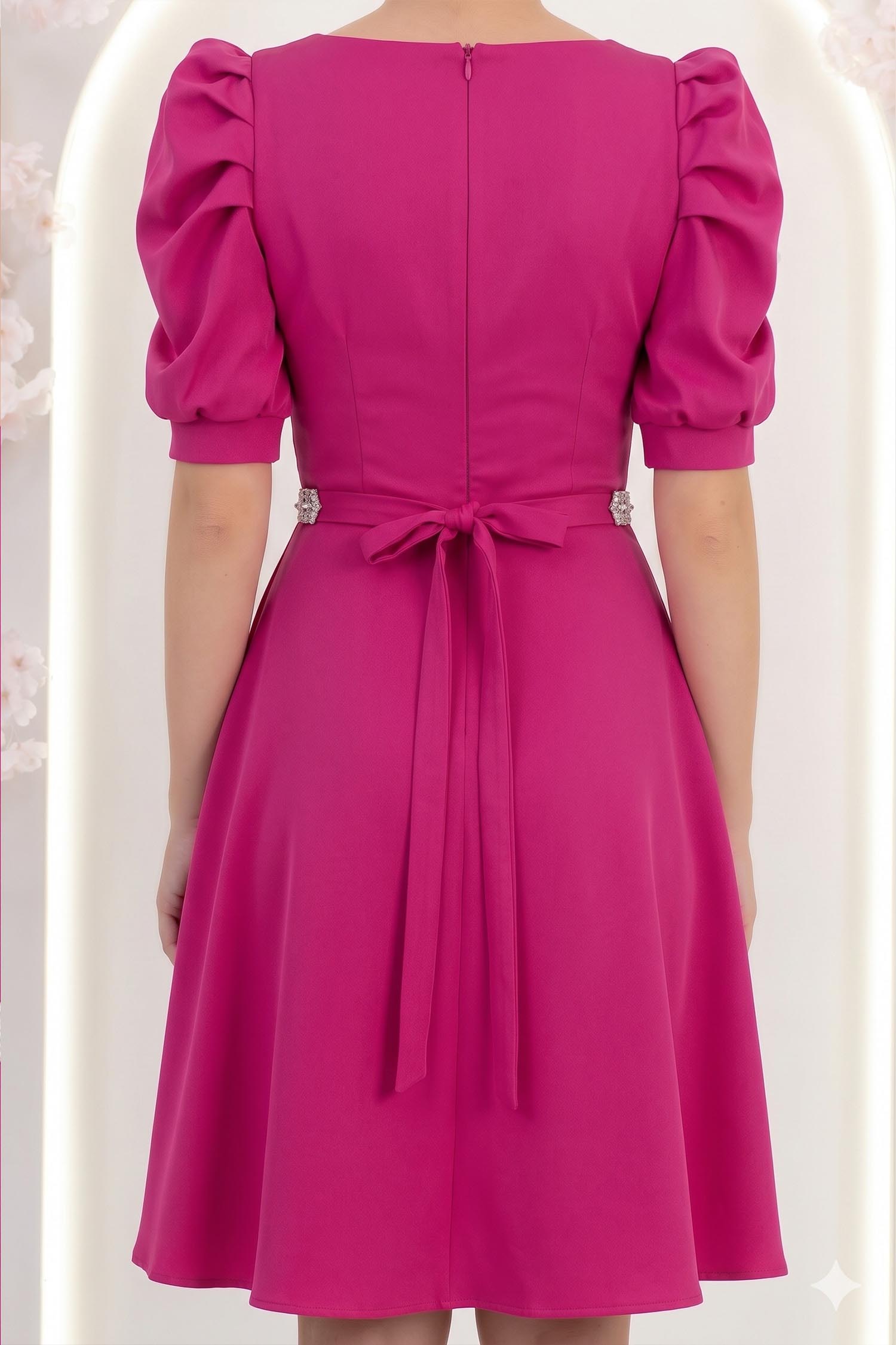 Rochie fuchsia până la genunchi in clos accesorizata cu cordon cu perle detasabil- StarShinerS 6 - StarShinerS.ro