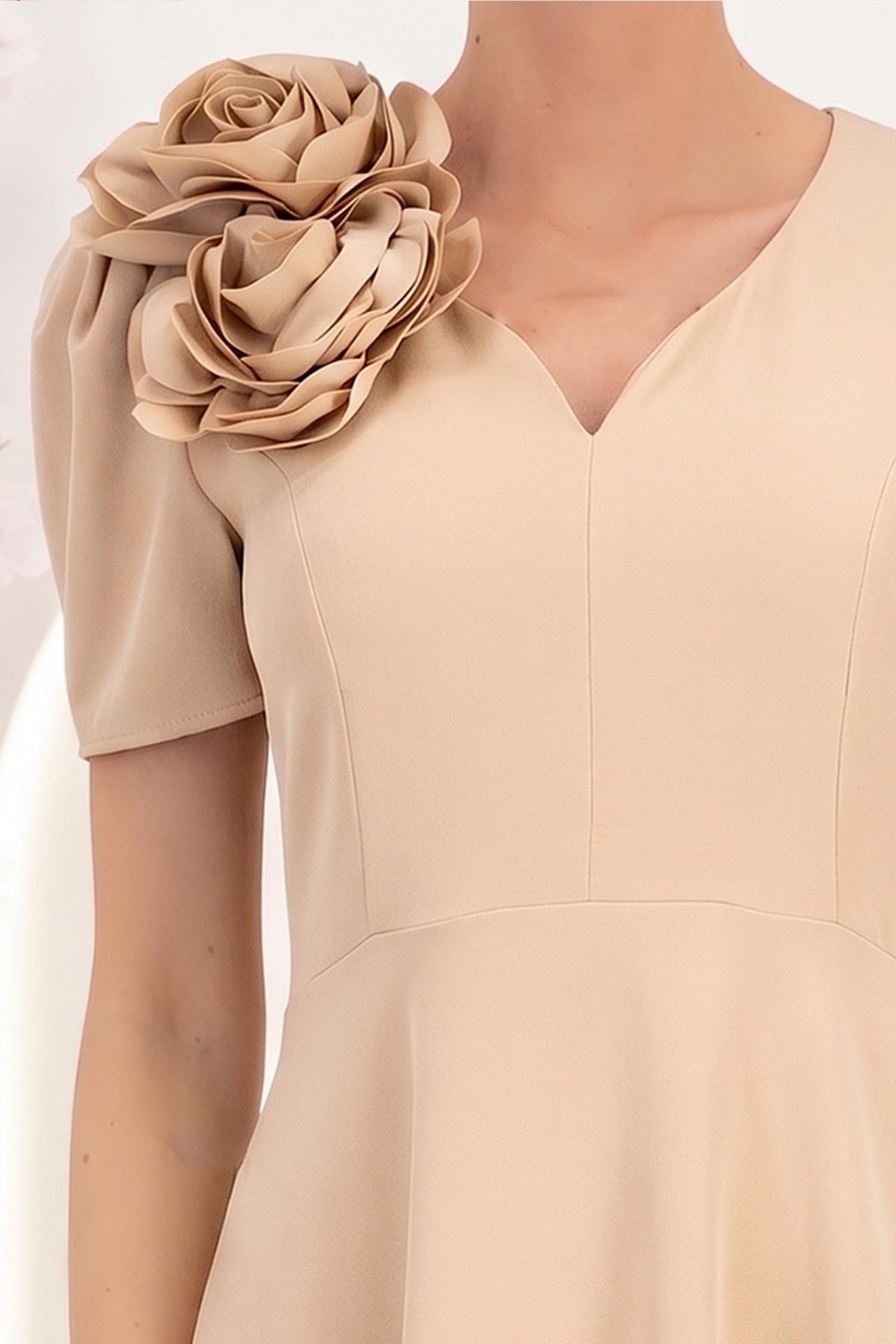 Rochie bej midi in clos accesorizata cu 2 brose 3D - StarShinerS 5 - StarShinerS.ro