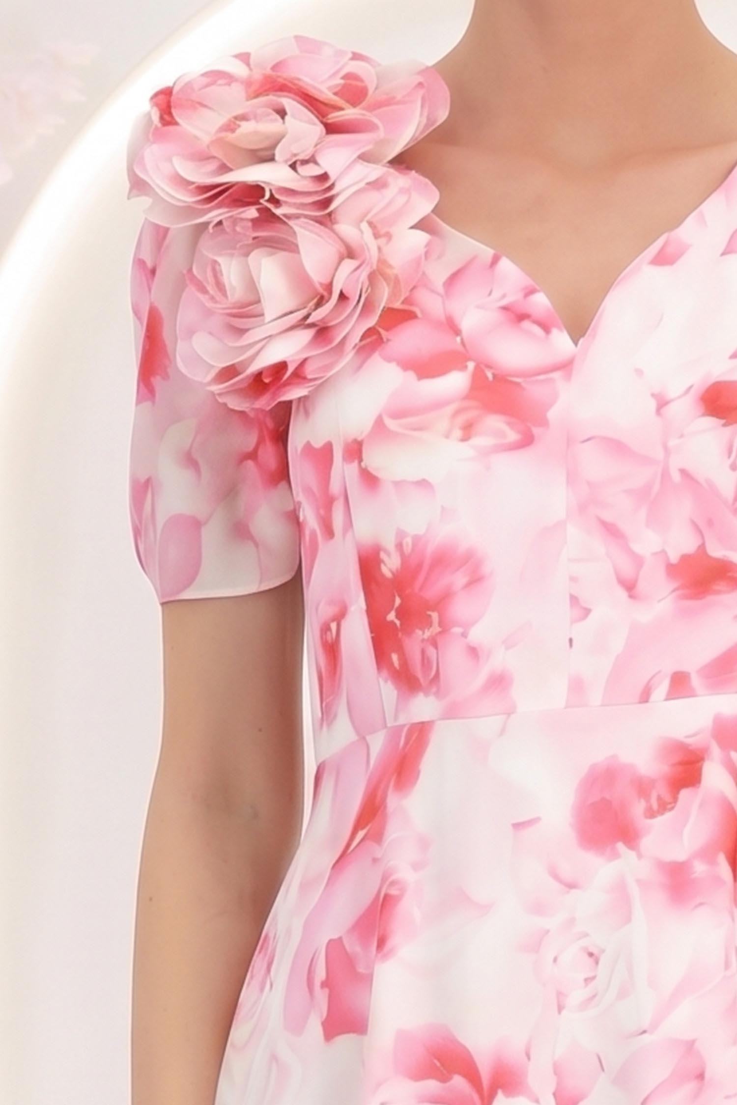Rochie din voal roz midi in clos cu 2 brose florale maxi- StarShinerS 4 - StarShinerS.ro