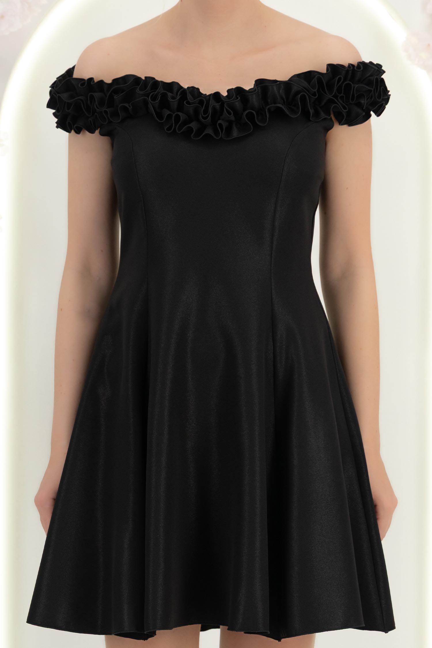 Rochie neagra cu sclipici scurta in clos cu volanase - StarShinerS 4 - StarShinerS.ro